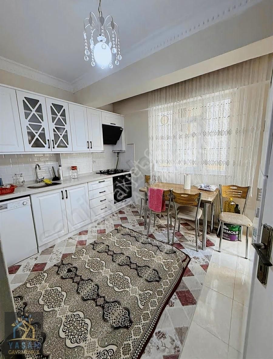 Yaşam Gayrimenkul Den Fatih Mah 3+1 Satılık 135m² Daire