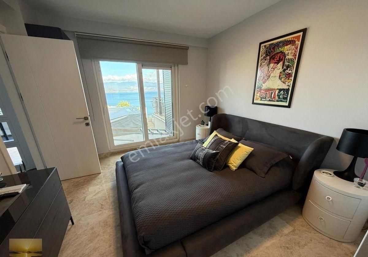 Denize Sıfır Özel Plajlı Sitede Satılık Yeni Ev Full Eşyalı Lüks Villa Bulunmaz Fırsat Özel Havuzlu - Görsel 3