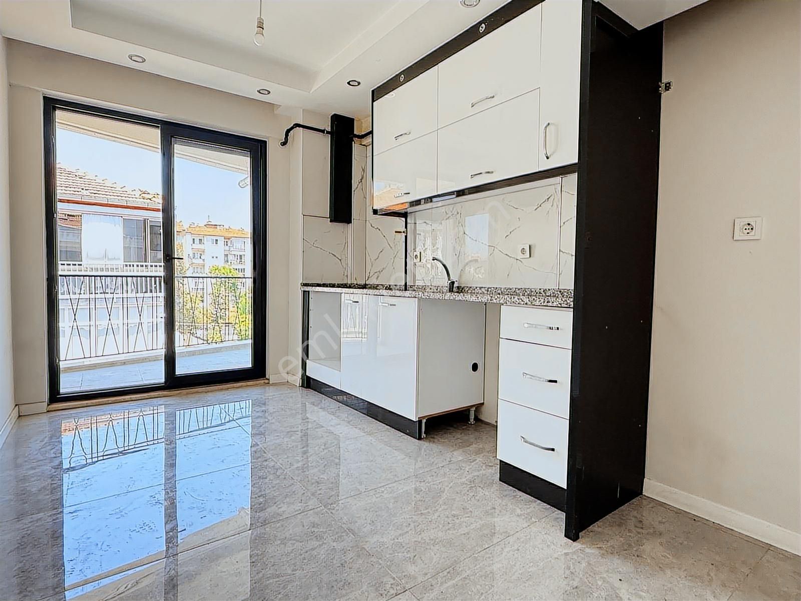 Binyapıdan Feslkanda Sıfır Ayarında Asansörlü Ara Kat Lüks Daire - Görsel 5