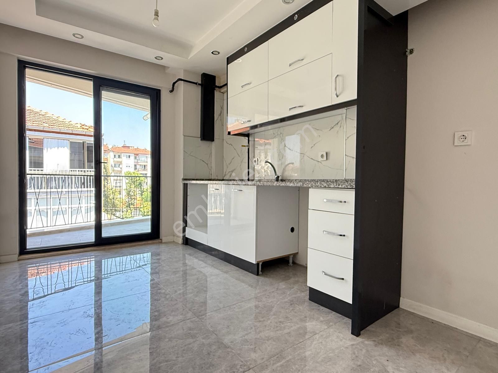 Binyapıdan Feslkanda Sıfır Ayarında Asansörlü Ara Kat Lüks Daire - Görsel 23