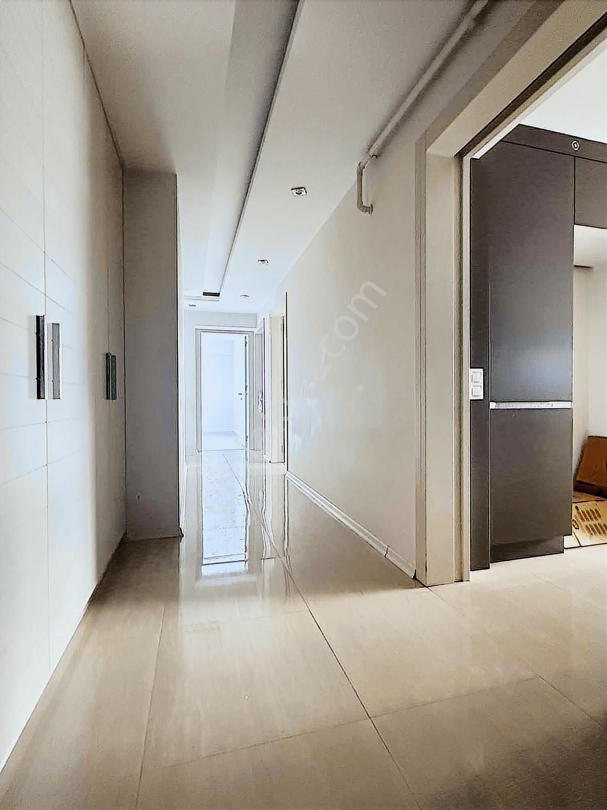 Binyapıdan İstiklal Caddesinde 3+1 Ara Kat Lüks Daire ! - Görsel 18