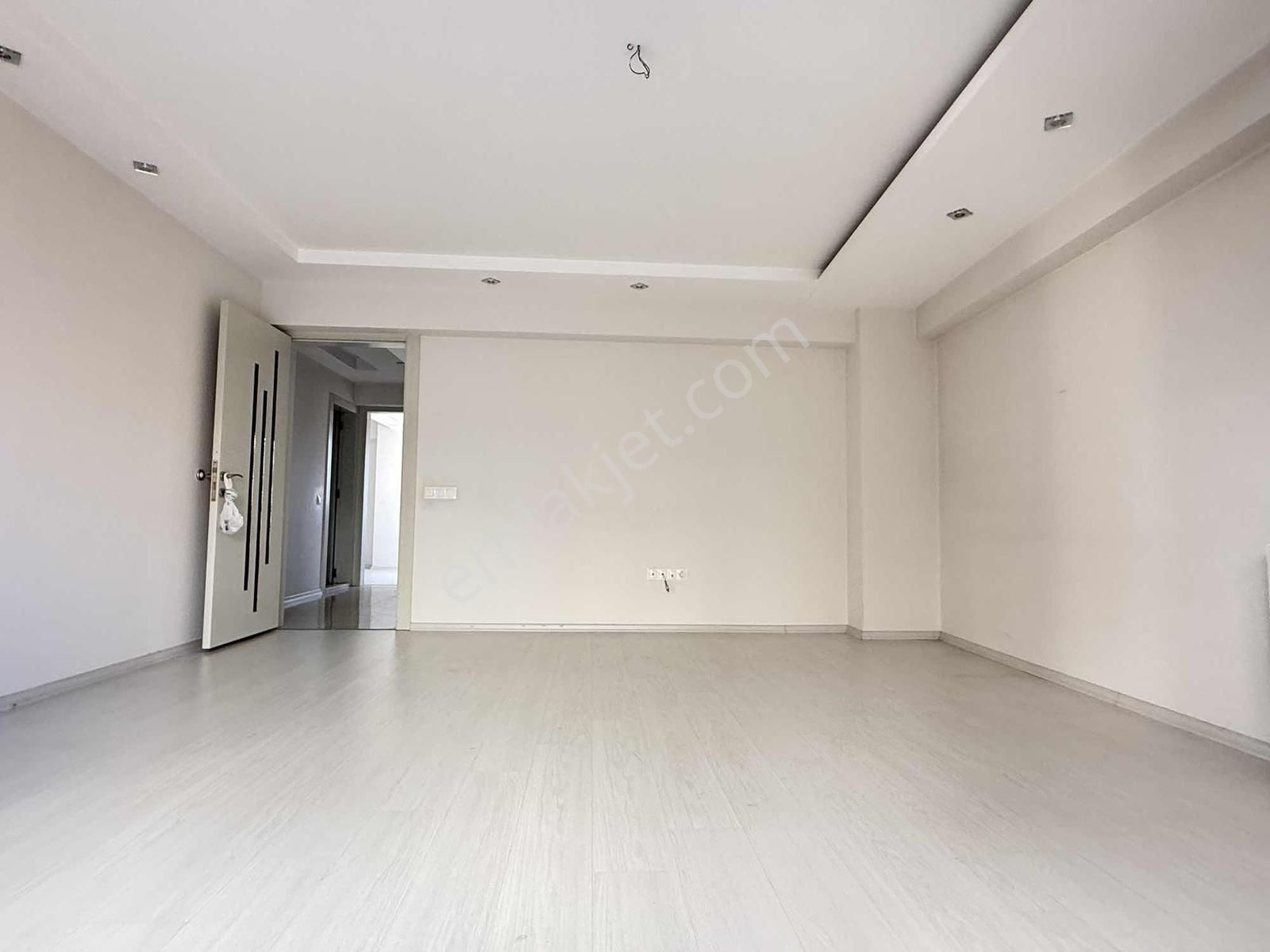 Binyapıdan İstiklal Caddesinde 3+1 Ara Kat Lüks Daire !