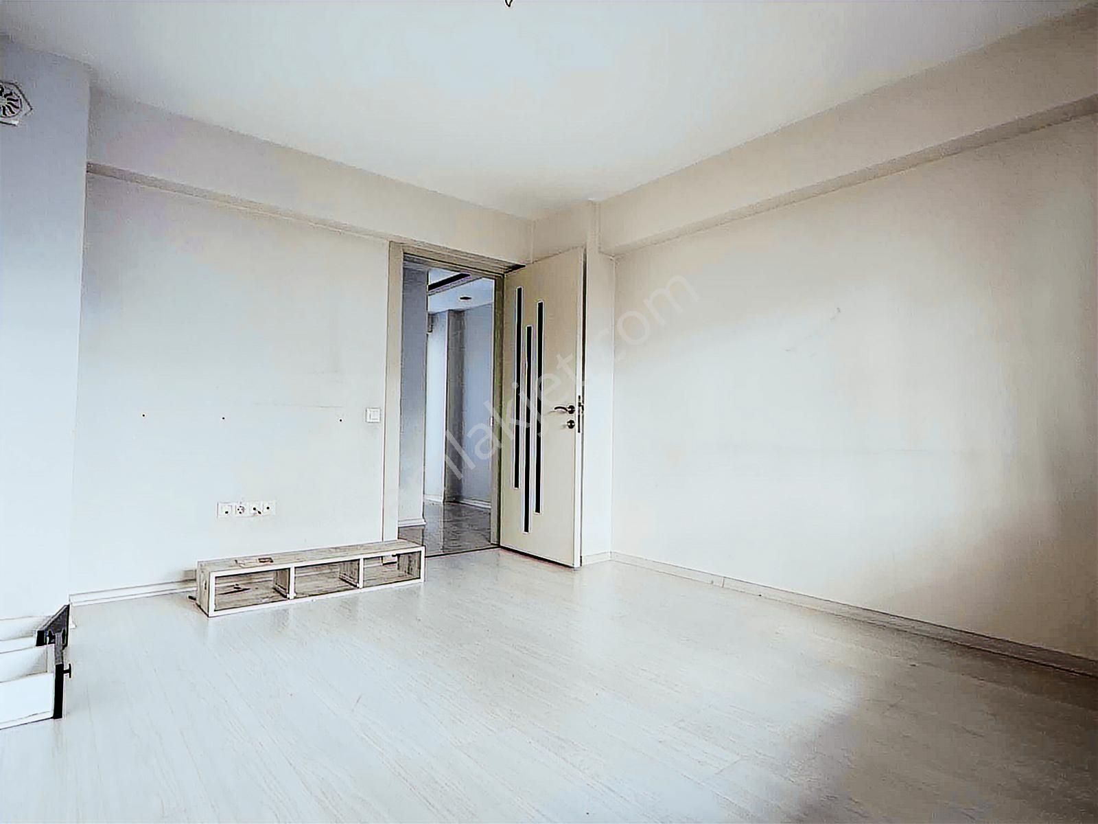 Binyapıdan İstiklal Caddesinde 3+1 Ara Kat Lüks Daire ! - Görsel 24