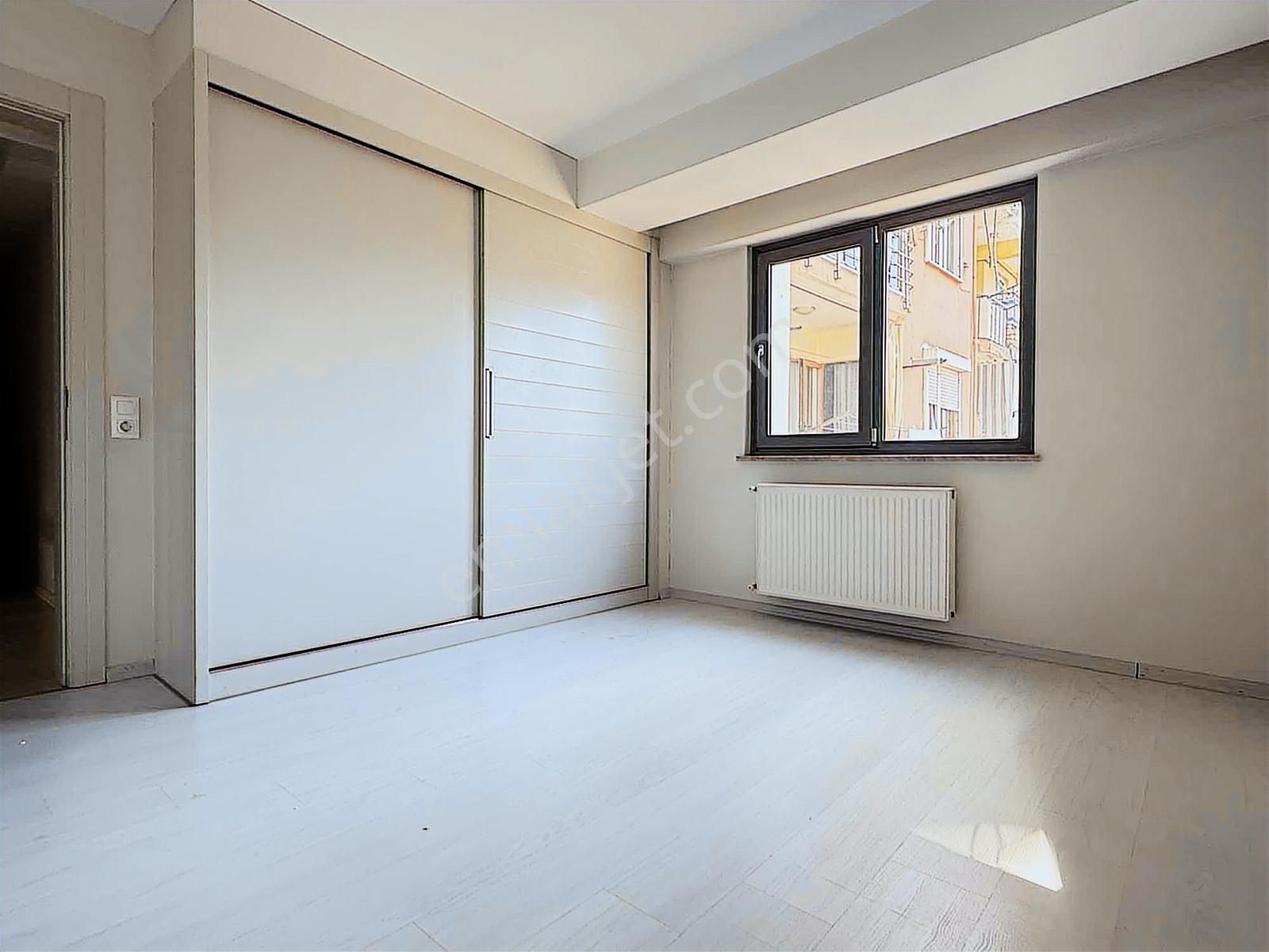 Binyapıdan İstiklal Caddesinde 3+1 Ara Kat Lüks Daire ! - Görsel 23