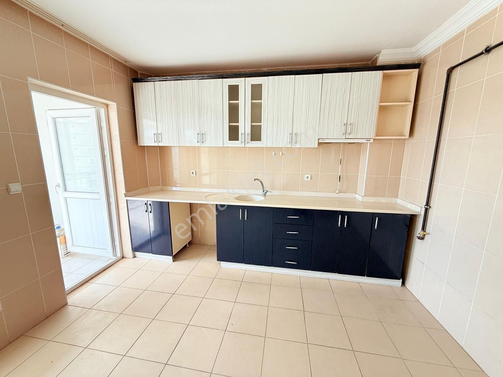 Barıştepe'de 3+1 Ara Katta Merkezi Konumunda Fırsat Daire Acilll - Görsel 3