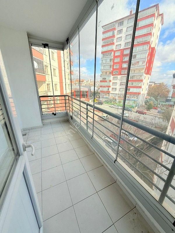 Barıştepe'de 3+1 Ara Katta Merkezi Konumunda Fırsat Daire Acilll - Görsel 14