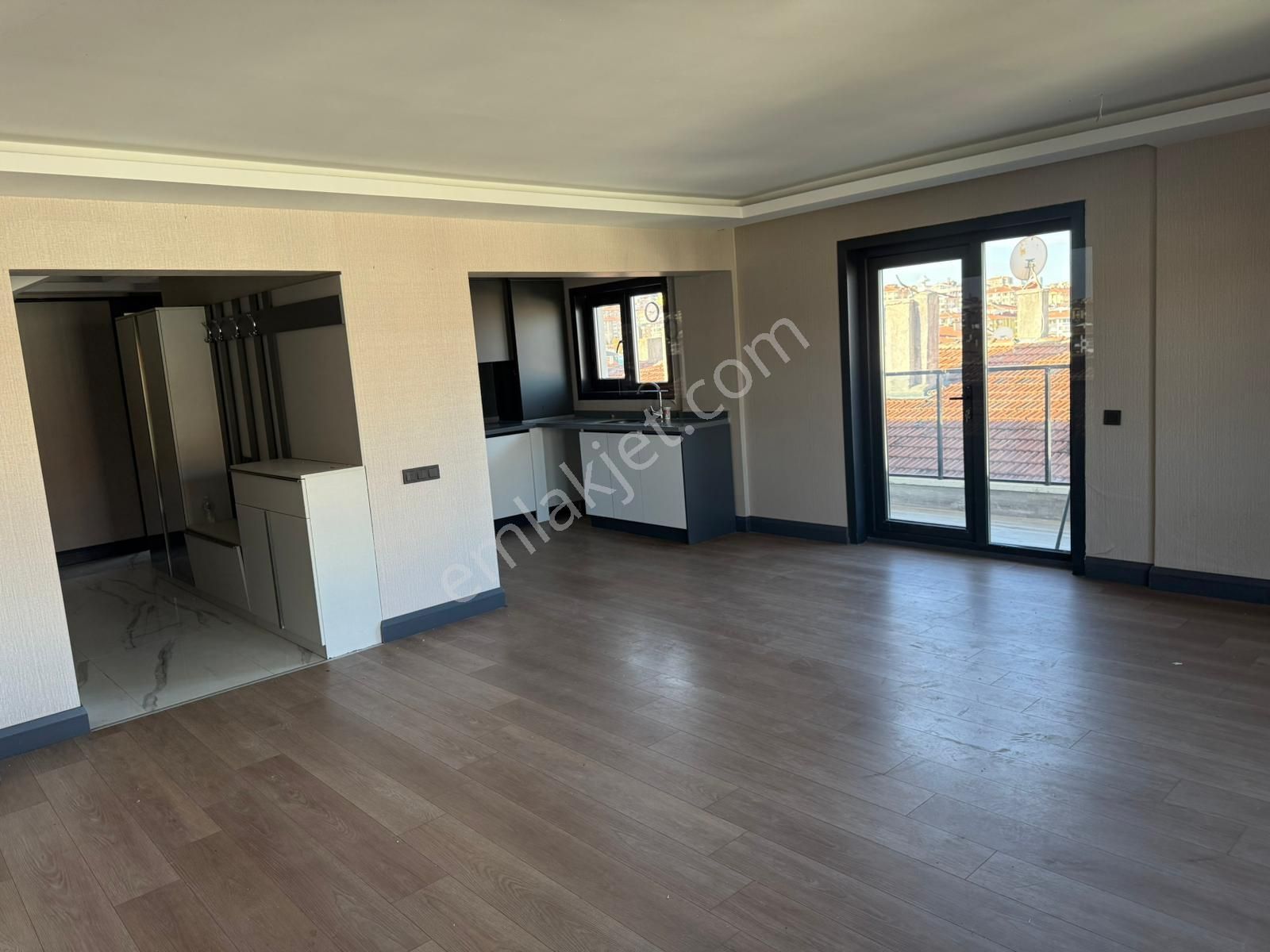 Acil Satılık Şeftali Caddesinde Full Yapılı 4+1 Dubleks Daire