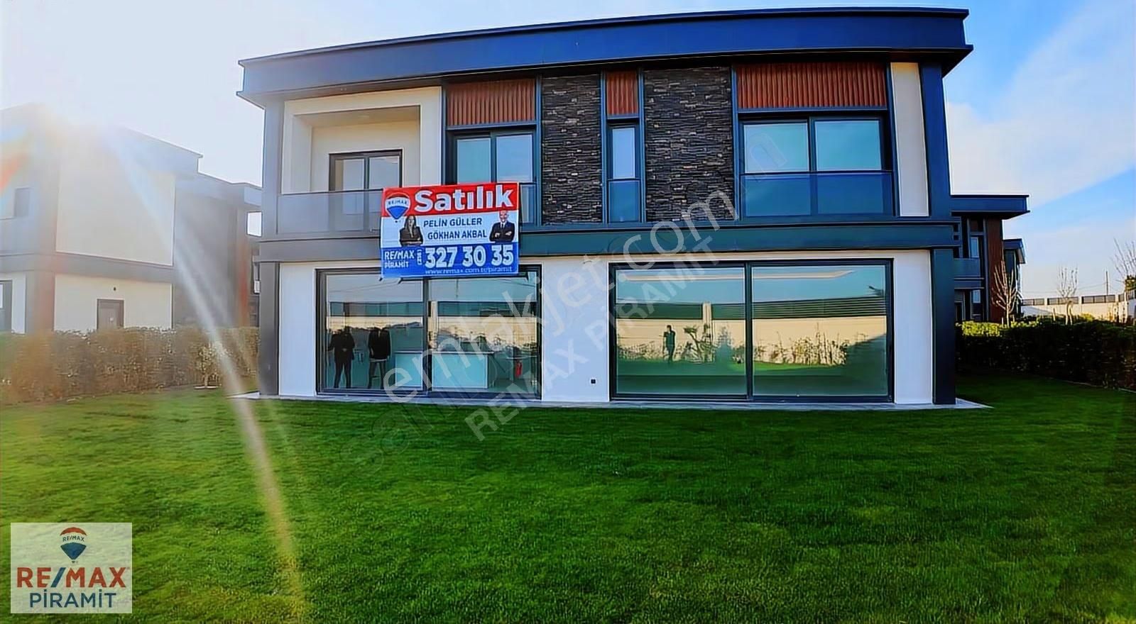 Tuzla Tepeörende Prestıjlı Sıtede 6+1 Lüks Vılla Genış Bahçe