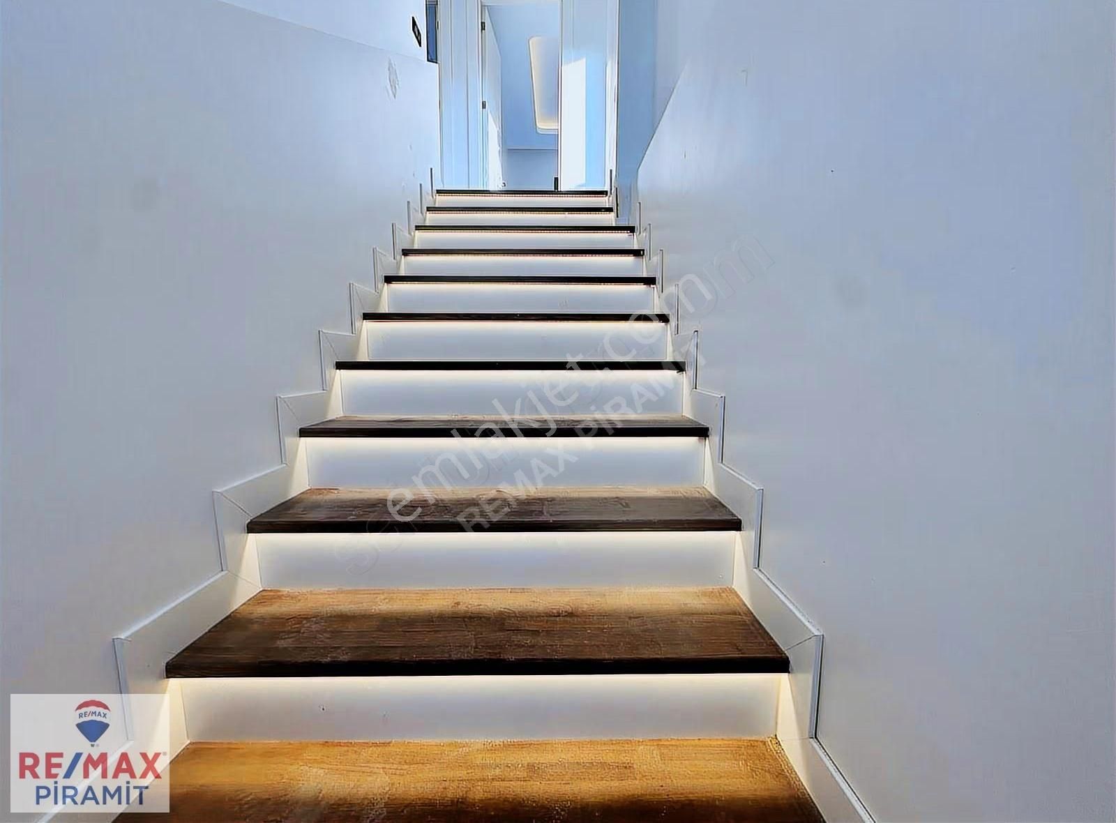 Tuzla Tepeörende Prestıjlı Sıtede 6+1 Lüks Vılla Genış Bahçe - Görsel 28