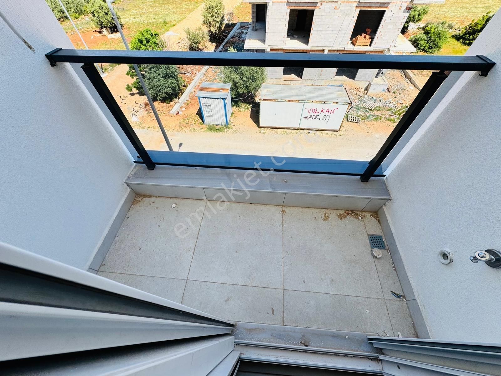 Aydoğmuşta Ulaşım Yakını İskanlı Asansörlü Ara Kat 2+1 - Görsel 23