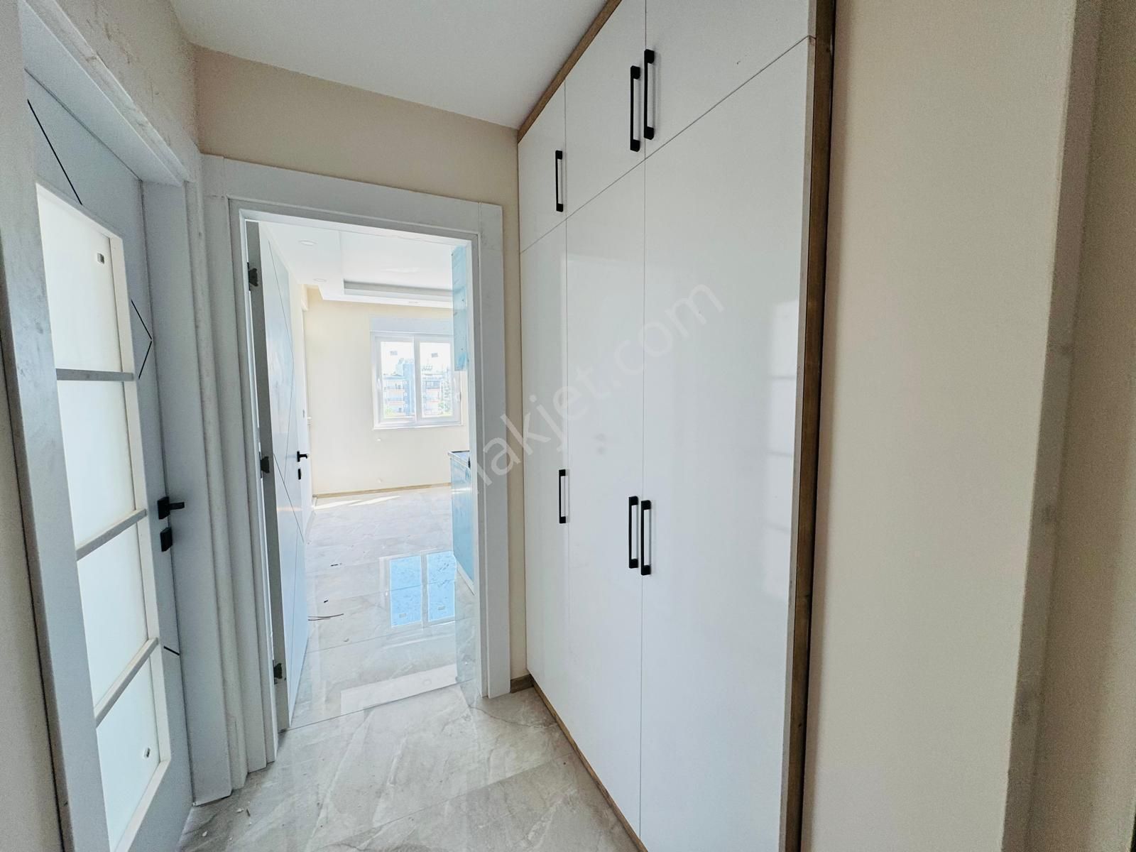 Aydoğmuşta Ulaşım Yakını İskanlı Asansörlü Ara Kat 2+1 - Görsel 15