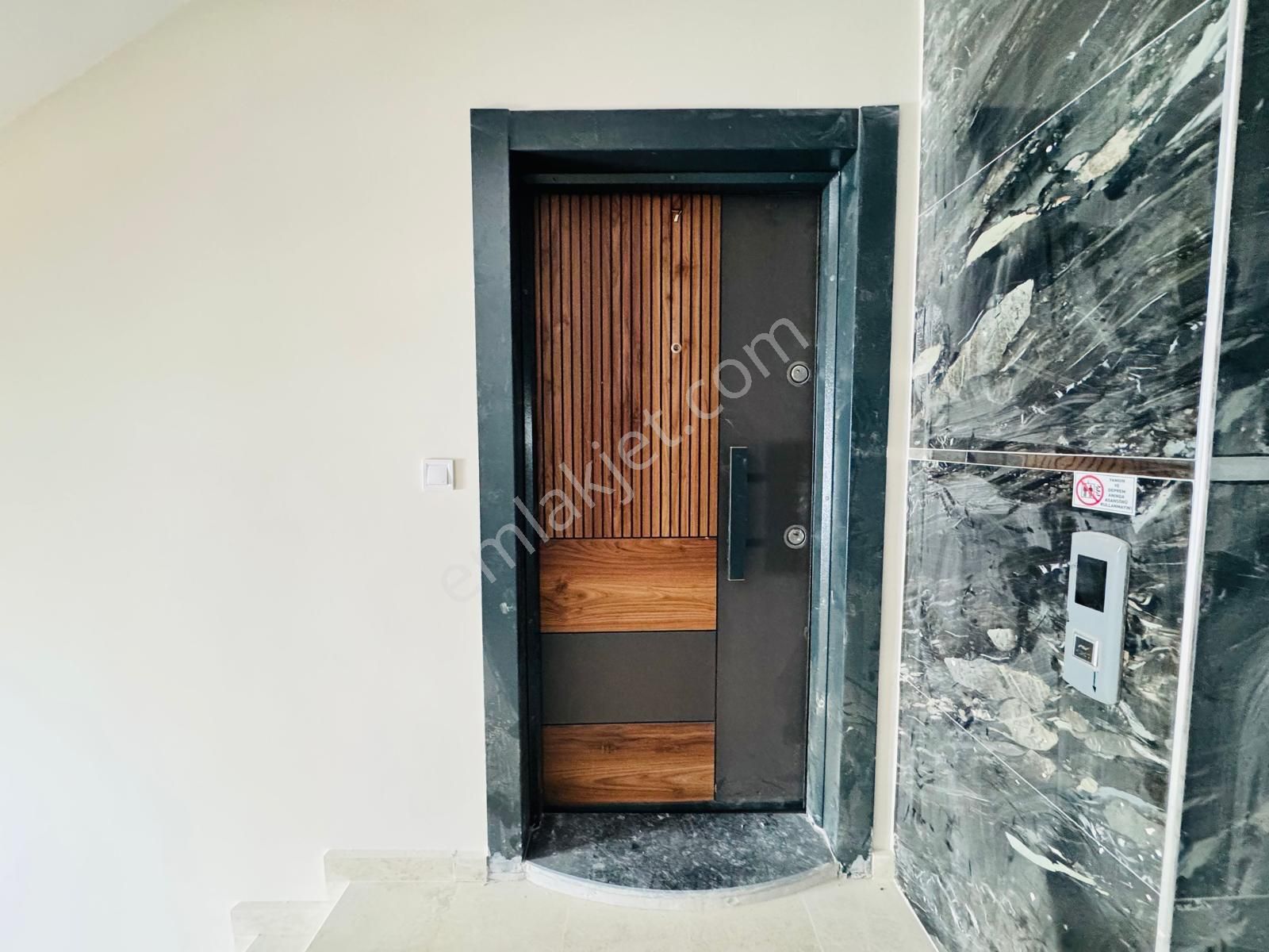 Aydoğmuşta Ulaşım Yakını İskanlı Asansörlü Ara Kat 2+1 - Görsel 19