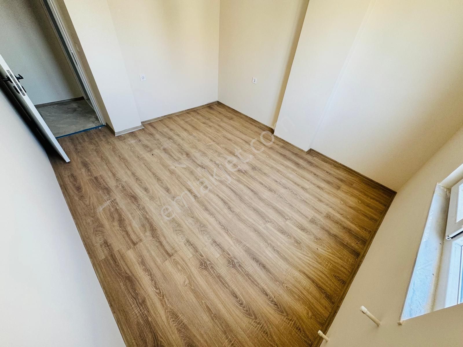 Aydoğmuşta Ulaşım Yakını İskanlı Asansörlü Ara Kat 2+1 - Görsel 10