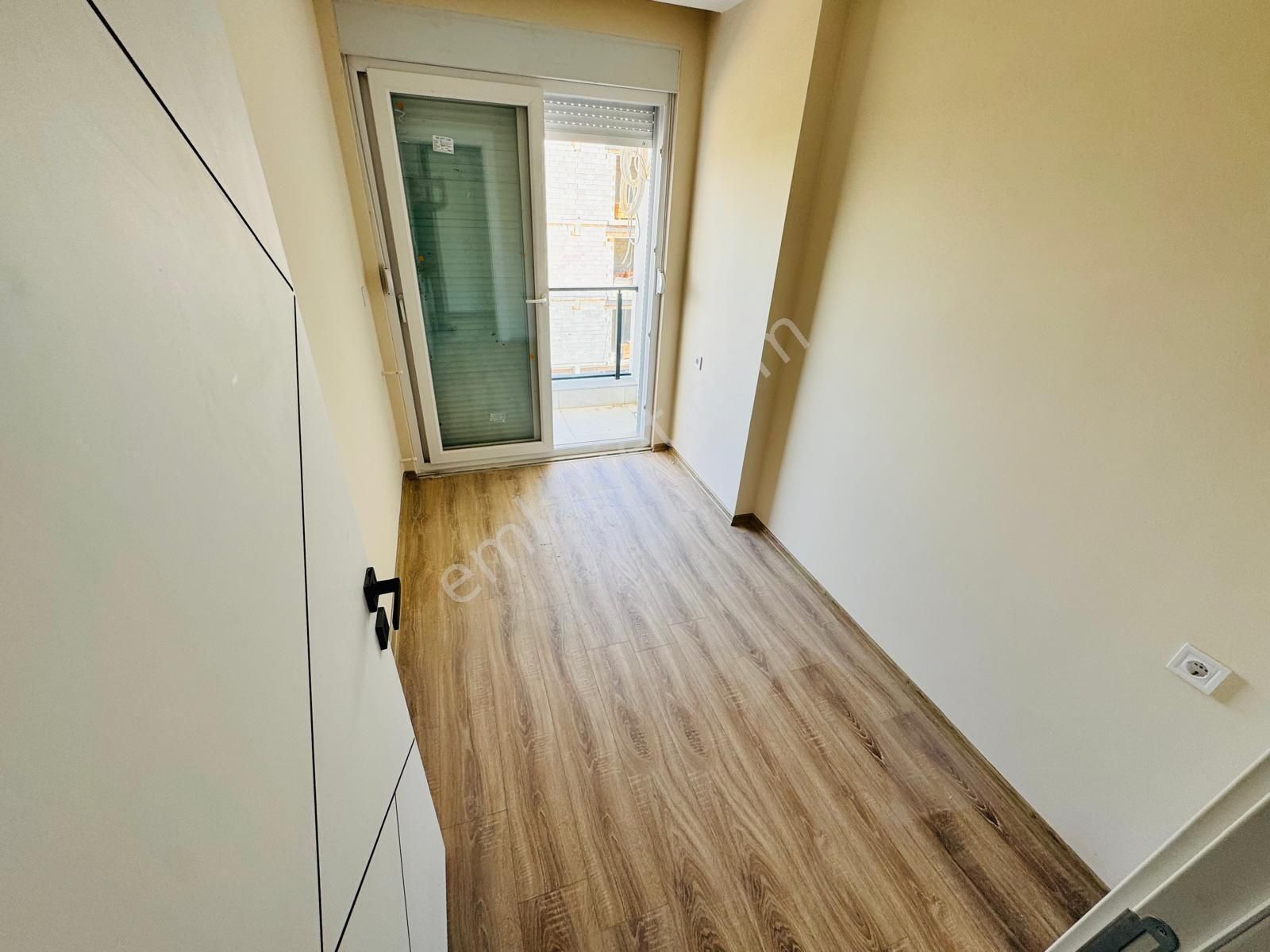 Aydoğmuşta Ulaşım Yakını İskanlı Asansörlü Ara Kat 2+1 - Görsel 27