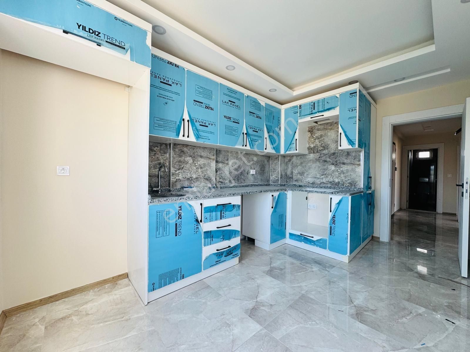 Aydoğmuşta Ulaşım Yakını İskanlı Asansörlü Ara Kat 2+1 - Görsel 6