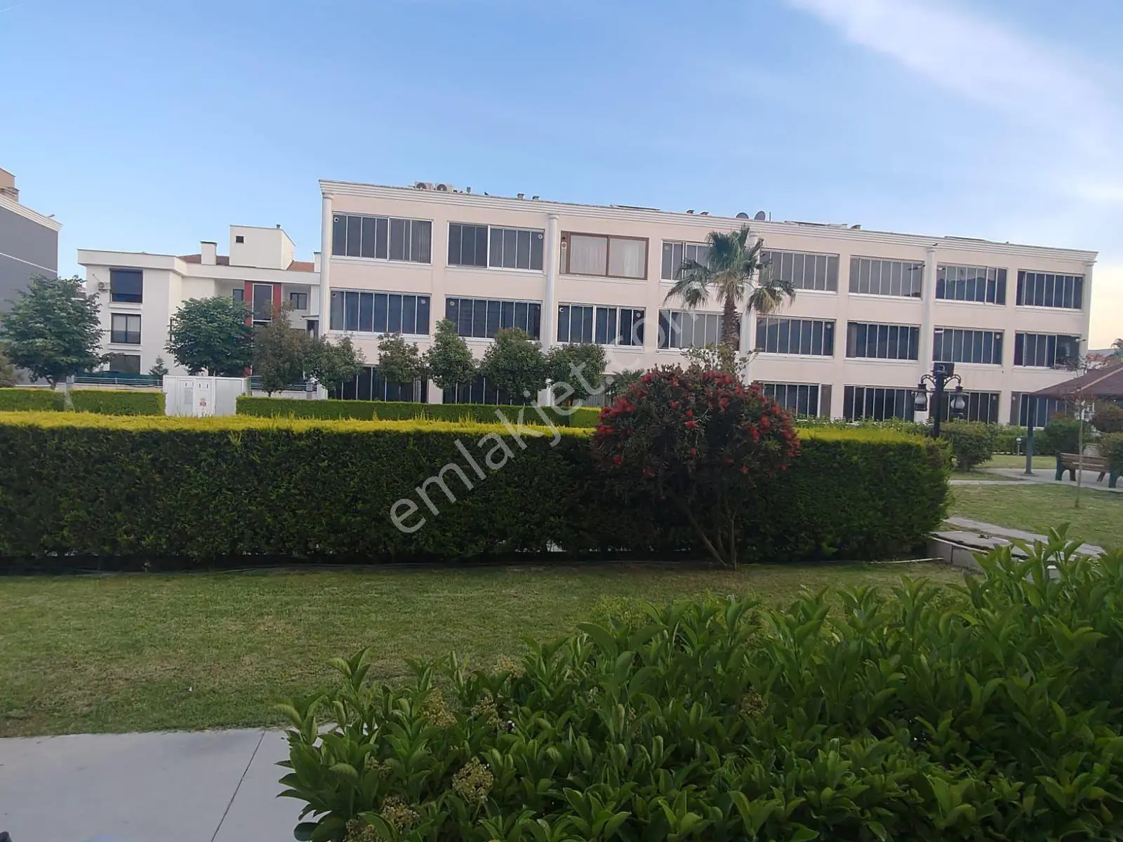 Muradiye Mahallesi Karali Bölgesi Site İçi 🏡 ✅1+1 60 M2 3 Katlının Yüksek Zemini - Görsel 5