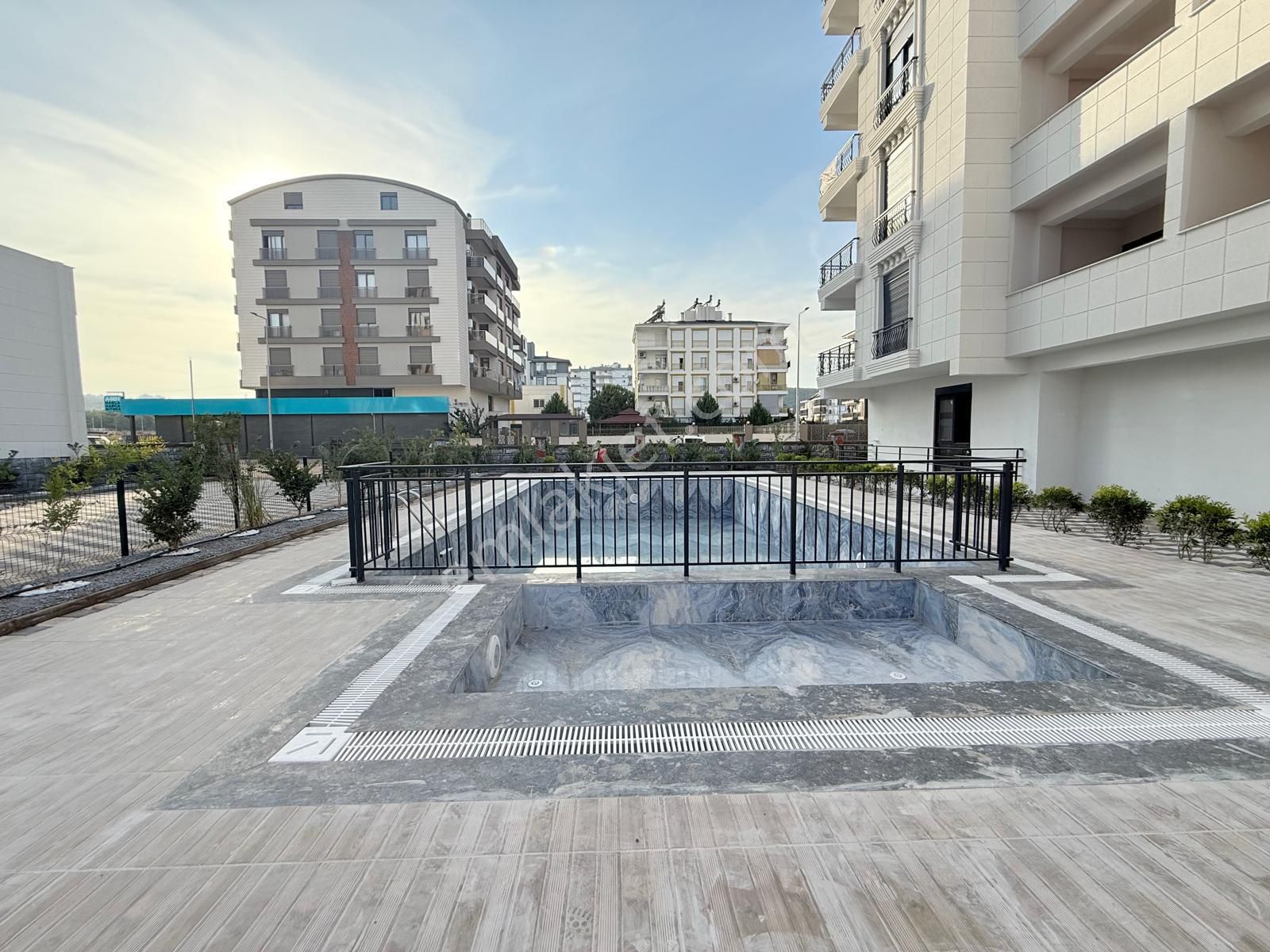 Havuzlu Site İçi Ulaşıma Yakın Pazar Market Yanı 2+1 - Görsel 27