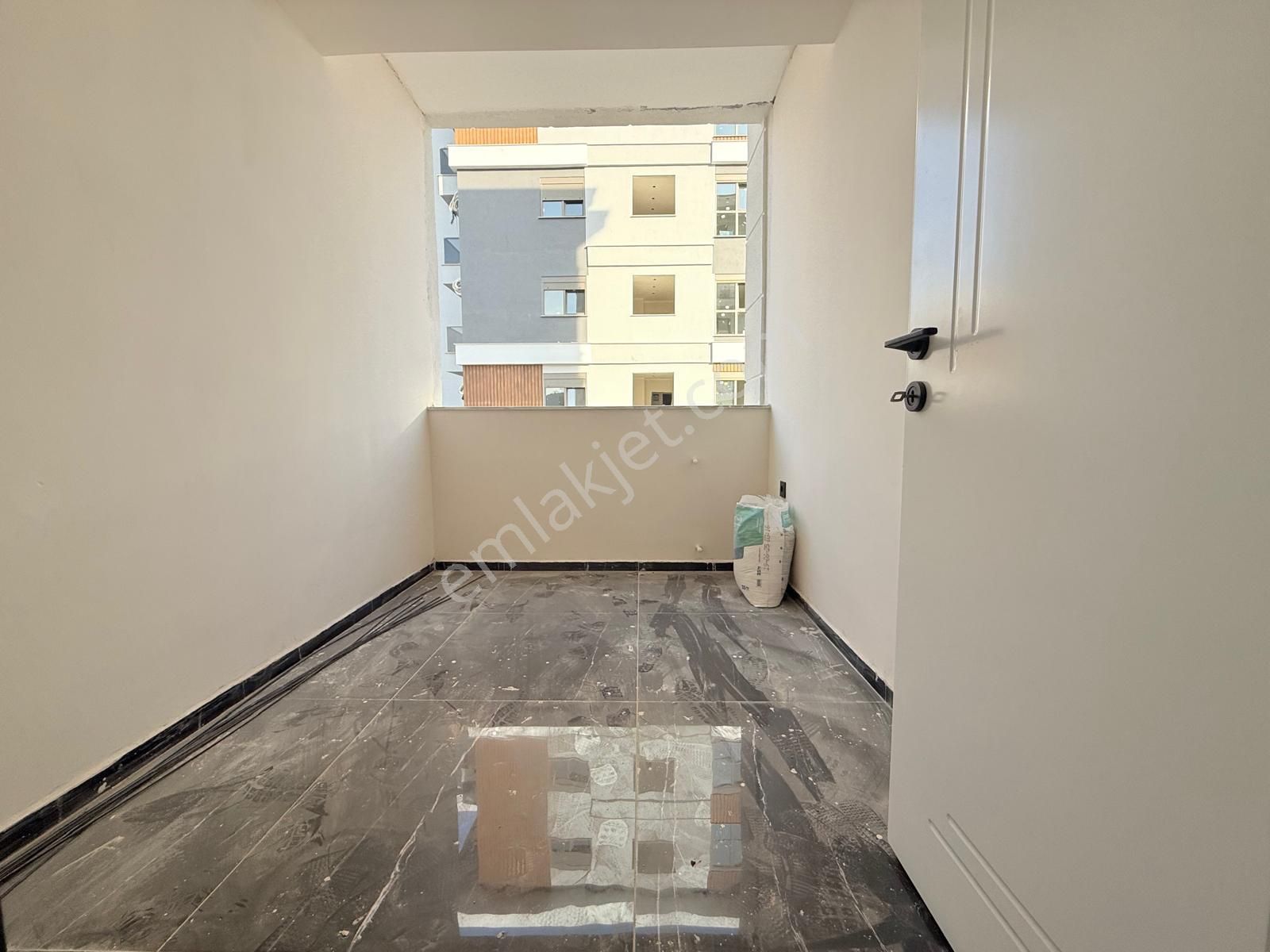 Havuzlu Site İçi Ulaşıma Yakın Pazar Market Yanı 2+1 - Görsel 12