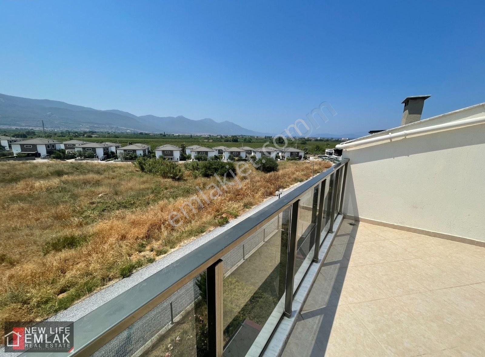 Kuşadası Soğucakta Havuzlu Sitede 4+1 Satılık Villa - Görsel 15