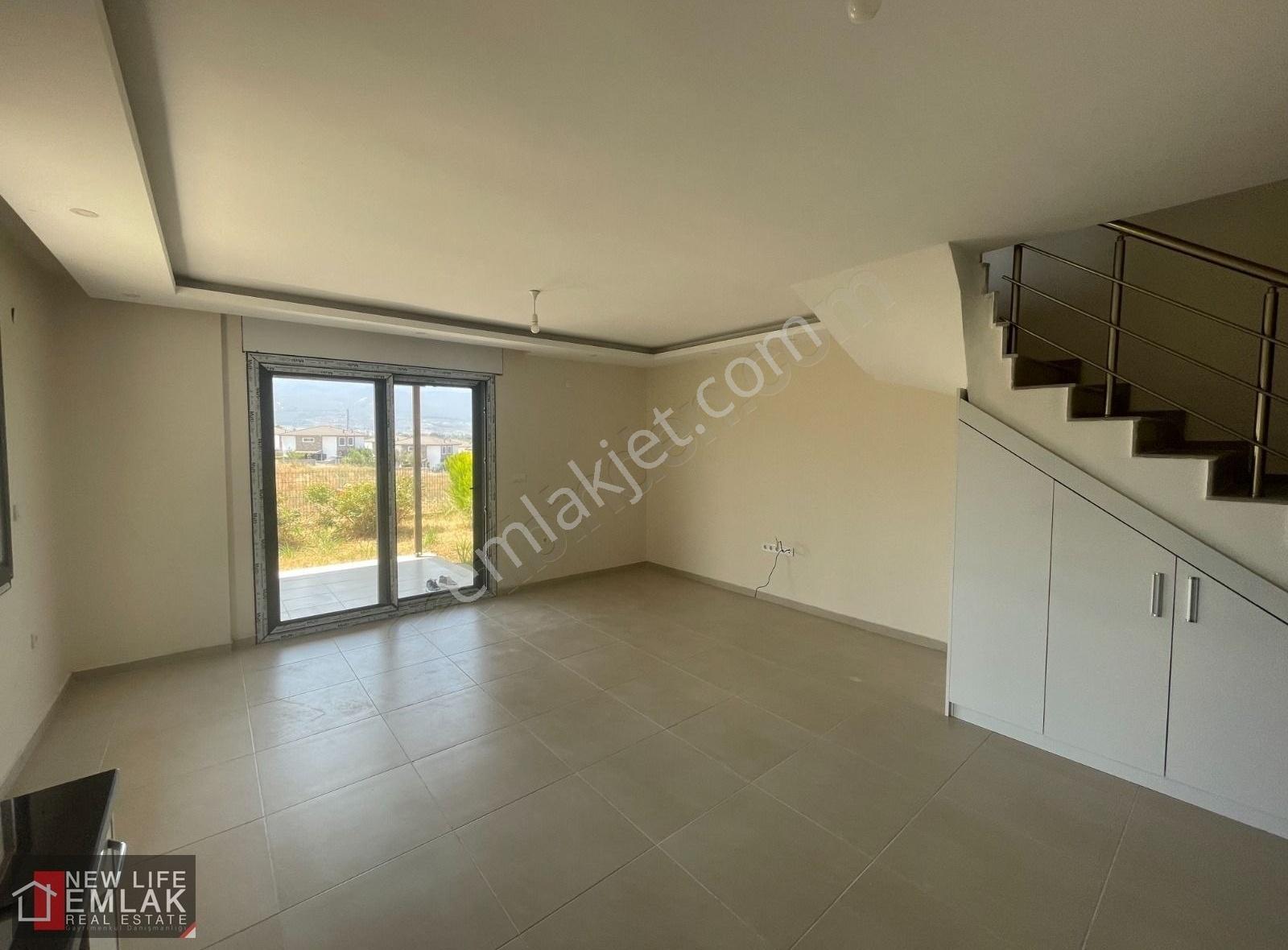 Kuşadası Soğucakta Havuzlu Sitede 4+1 Satılık Villa - Görsel 27