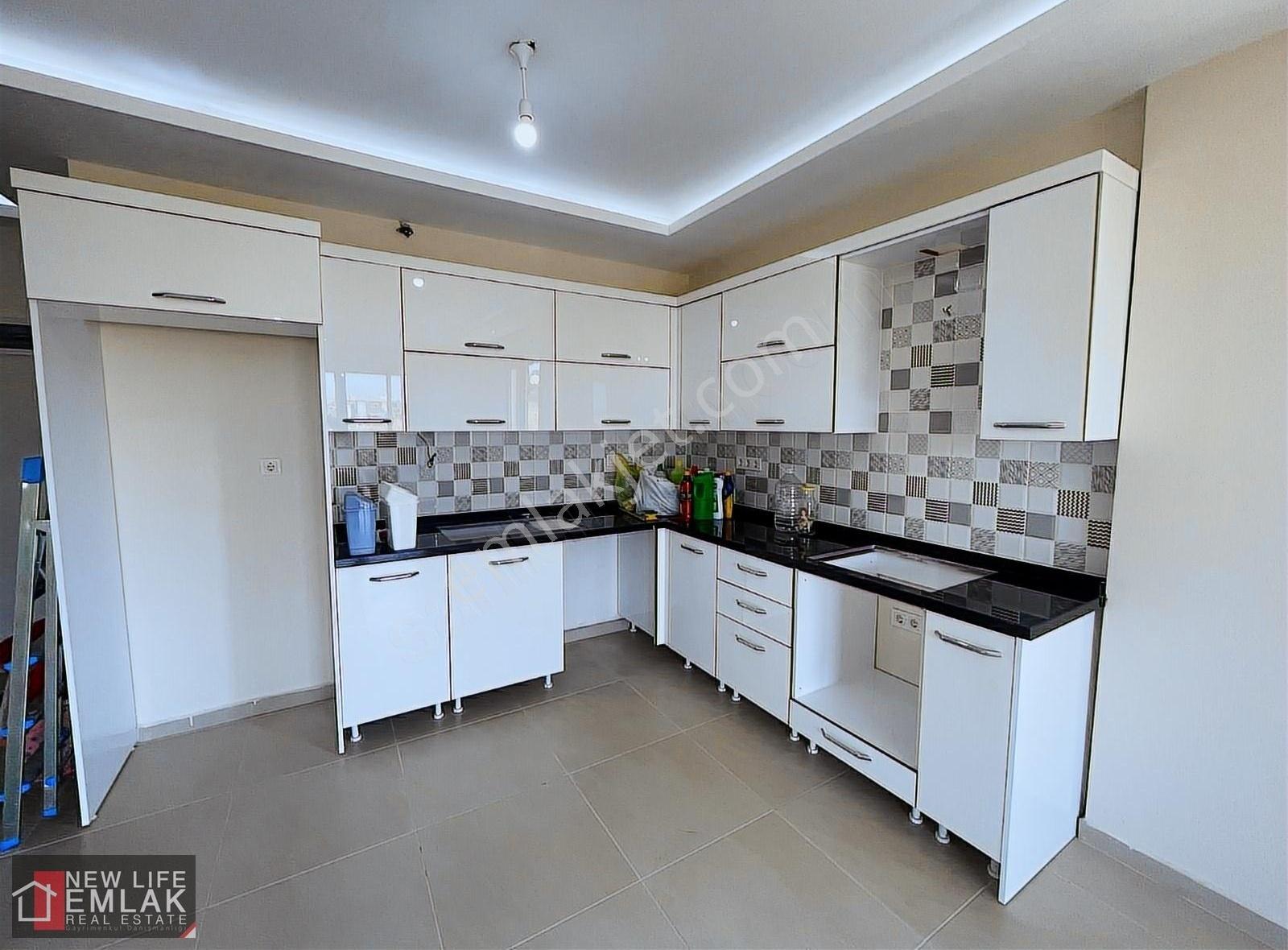 Kuşadası Soğucakta Havuzlu Sitede 4+1 Satılık Villa - Görsel 3