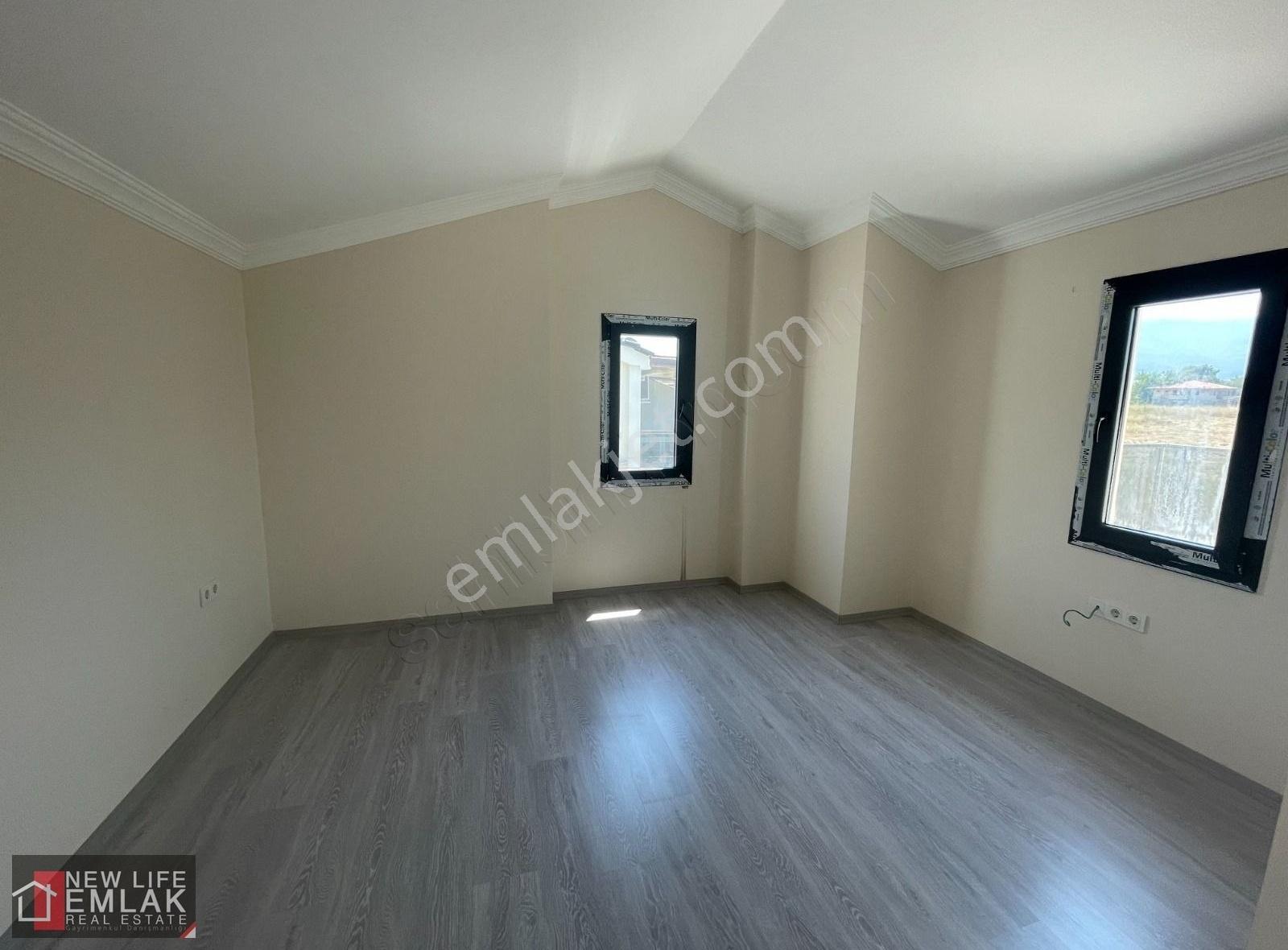 Kuşadası Soğucakta Havuzlu Sitede 4+1 Satılık Villa - Görsel 24