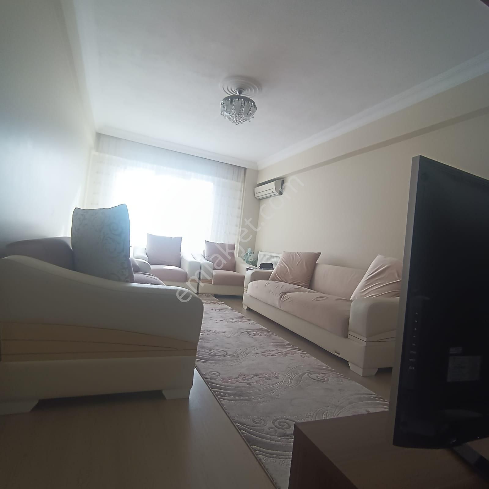 Reşadiye Mahallesi Ramazan Sıdıka Apartmanında İskanlı Kapalı Otoparklı Geniş 2+1