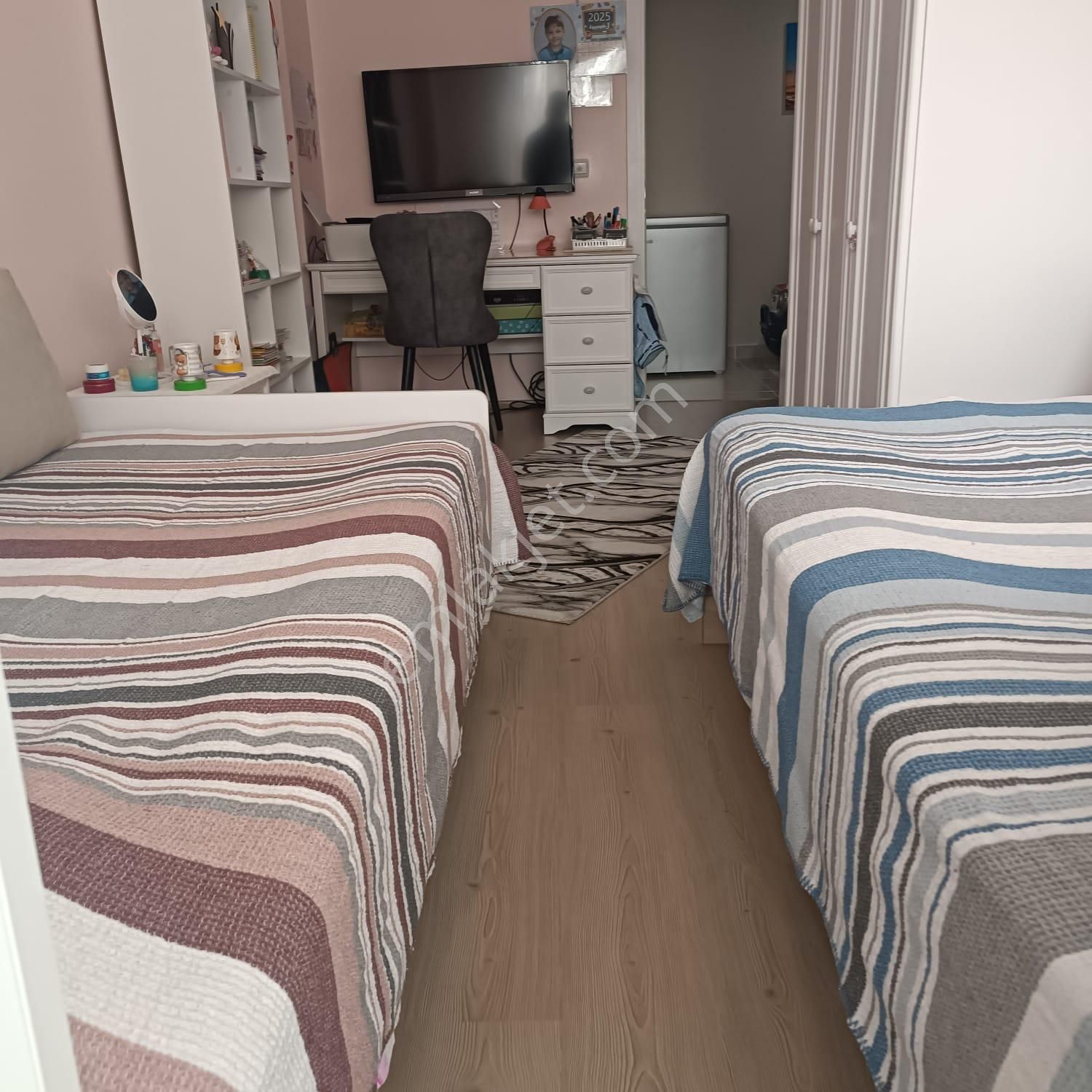 Reşadiye Mahallesi Ramazan Sıdıka Apartmanında İskanlı Kapalı Otoparklı Geniş 2+1 - Görsel 10