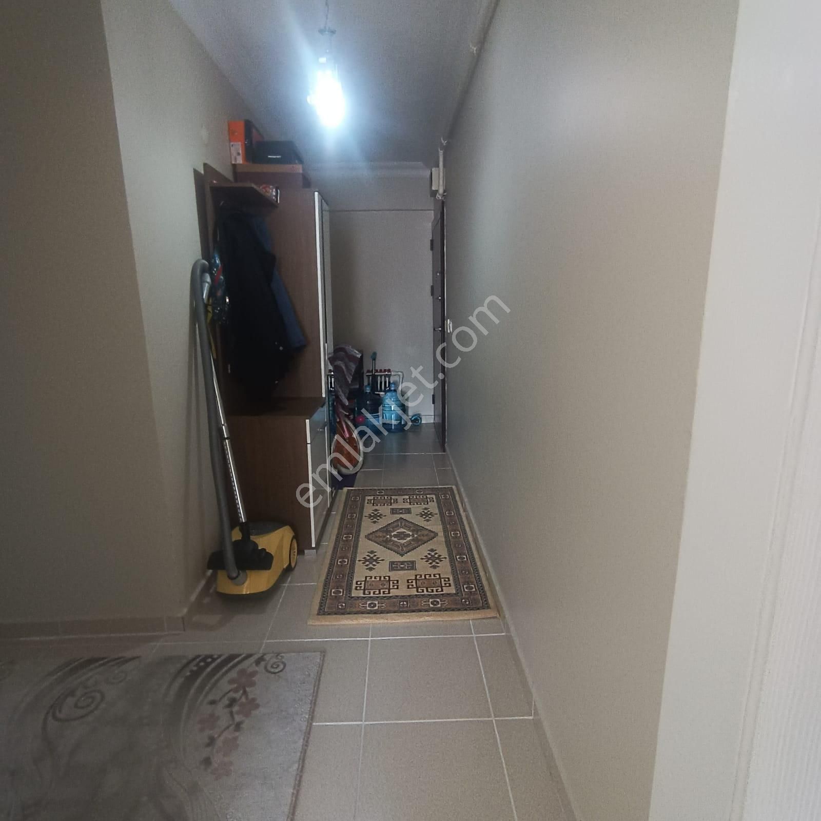 Reşadiye Mahallesi Ramazan Sıdıka Apartmanında İskanlı Kapalı Otoparklı Geniş 2+1 - Görsel 4