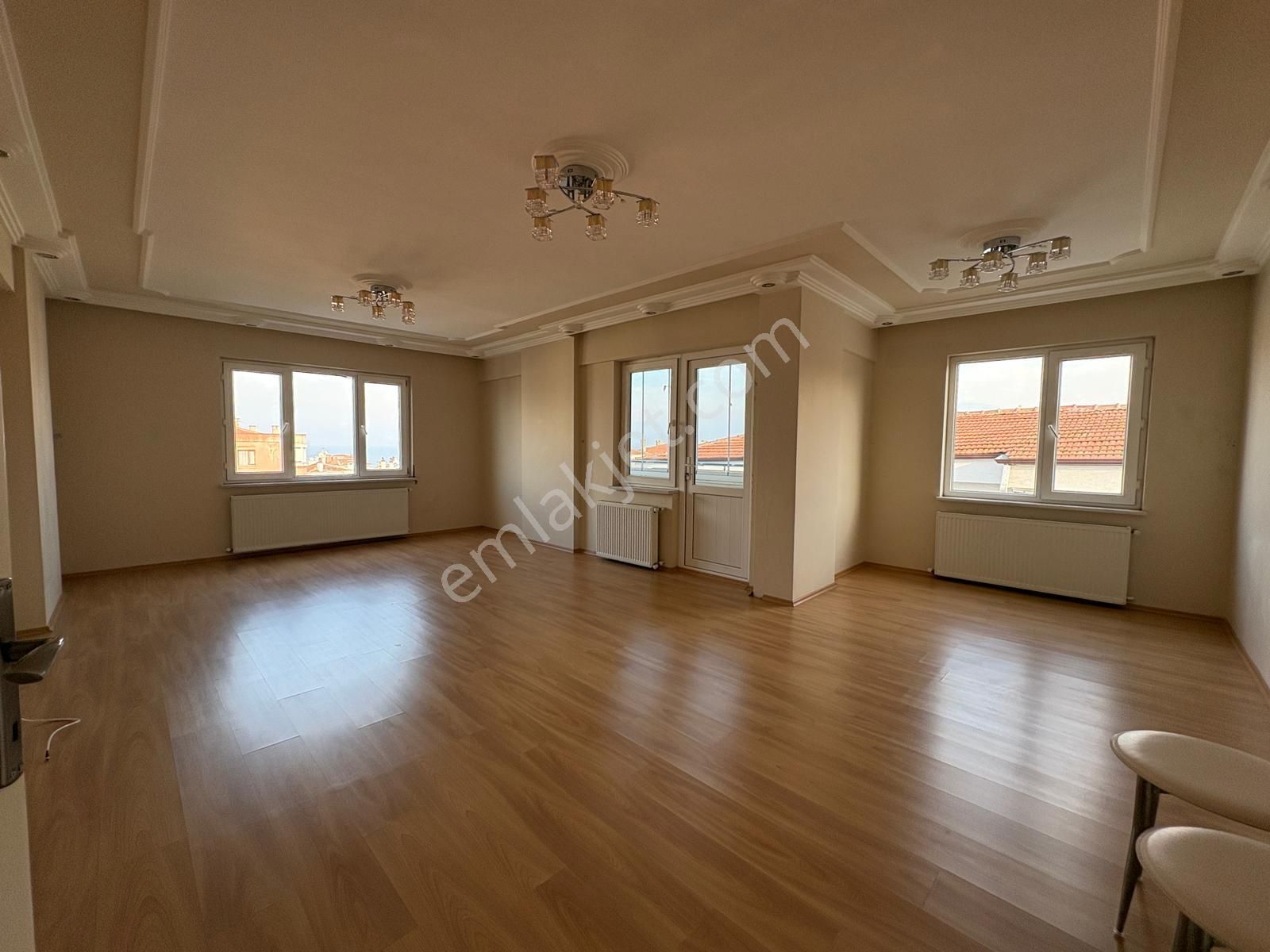 Mudanya Güzelyalı Cadde Üzeri Satılık Dubleks 5+1 Daire - Görsel 2