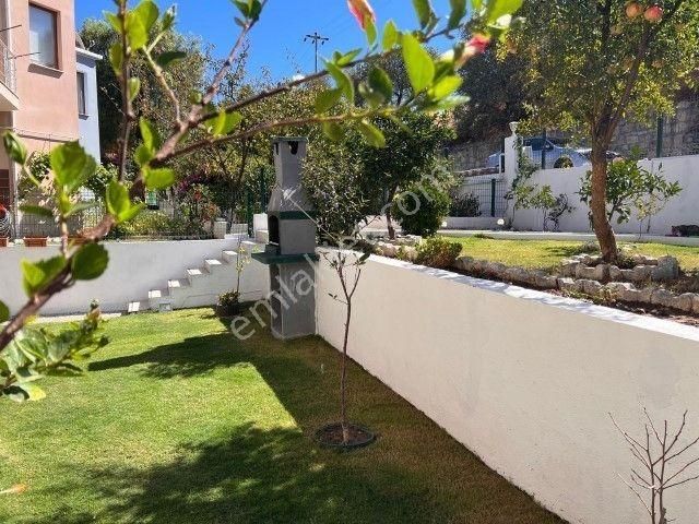 Yeni Foçada Denize Yürüme Mesafesinde 3+1 Satılık Villa - Görsel 15