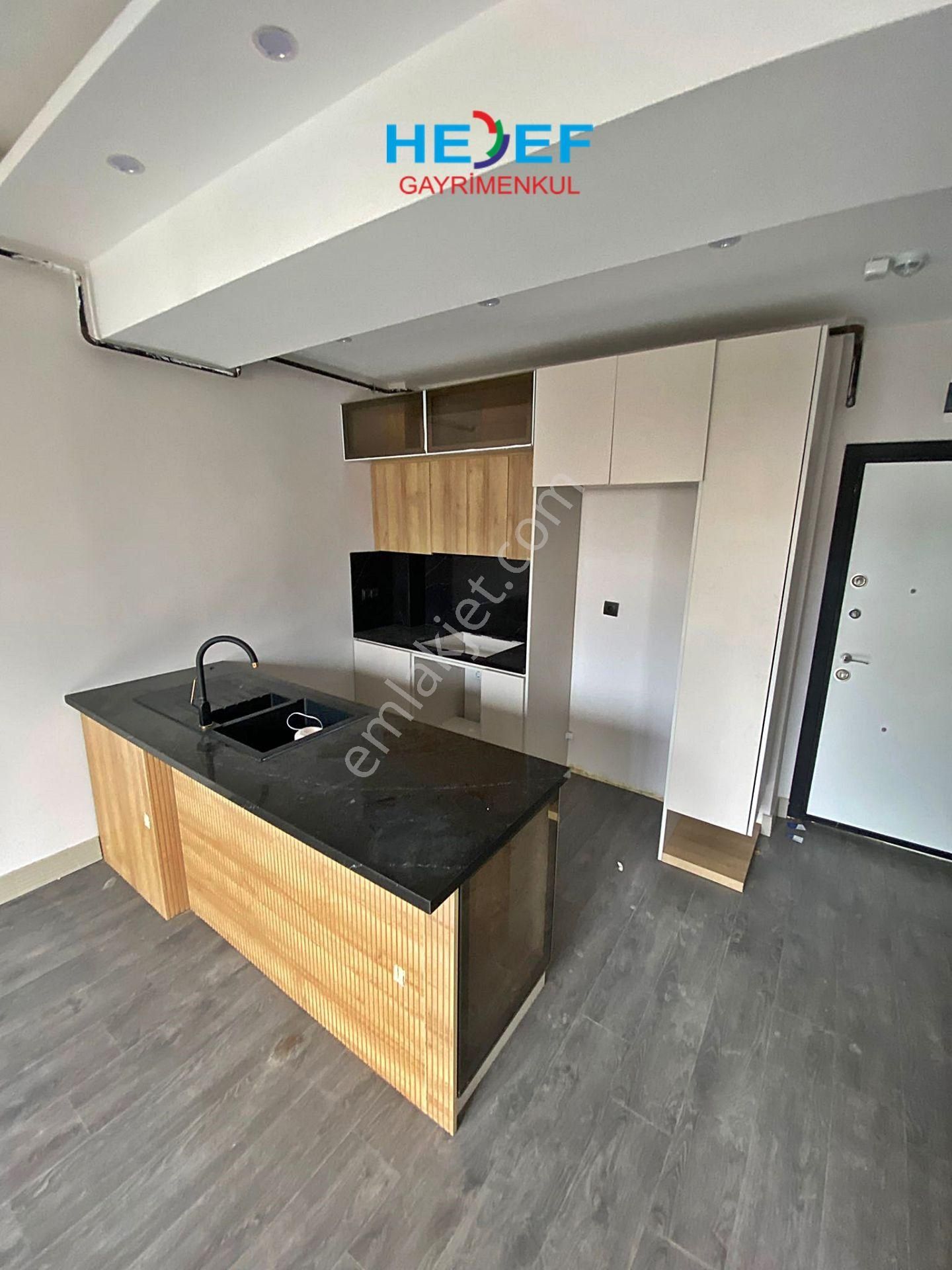 Hedef'ten Tece'de Deniz 50 M İskanlı Site İçi Havuzlu 1+1 Daire