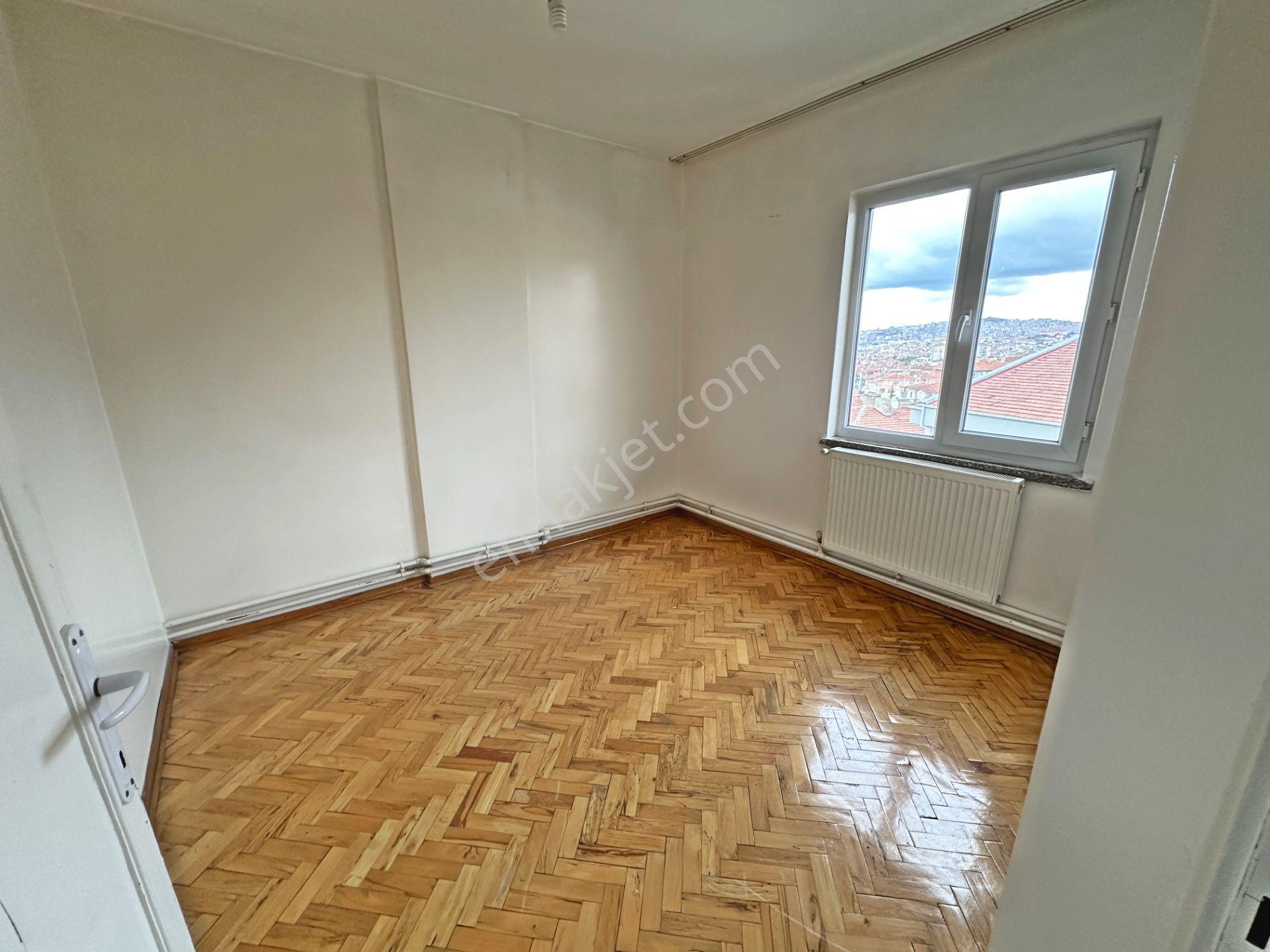 Abidinpaşa Mahallesinde Katta Manzaralı 3+1 Satılık Daire - Görsel 9