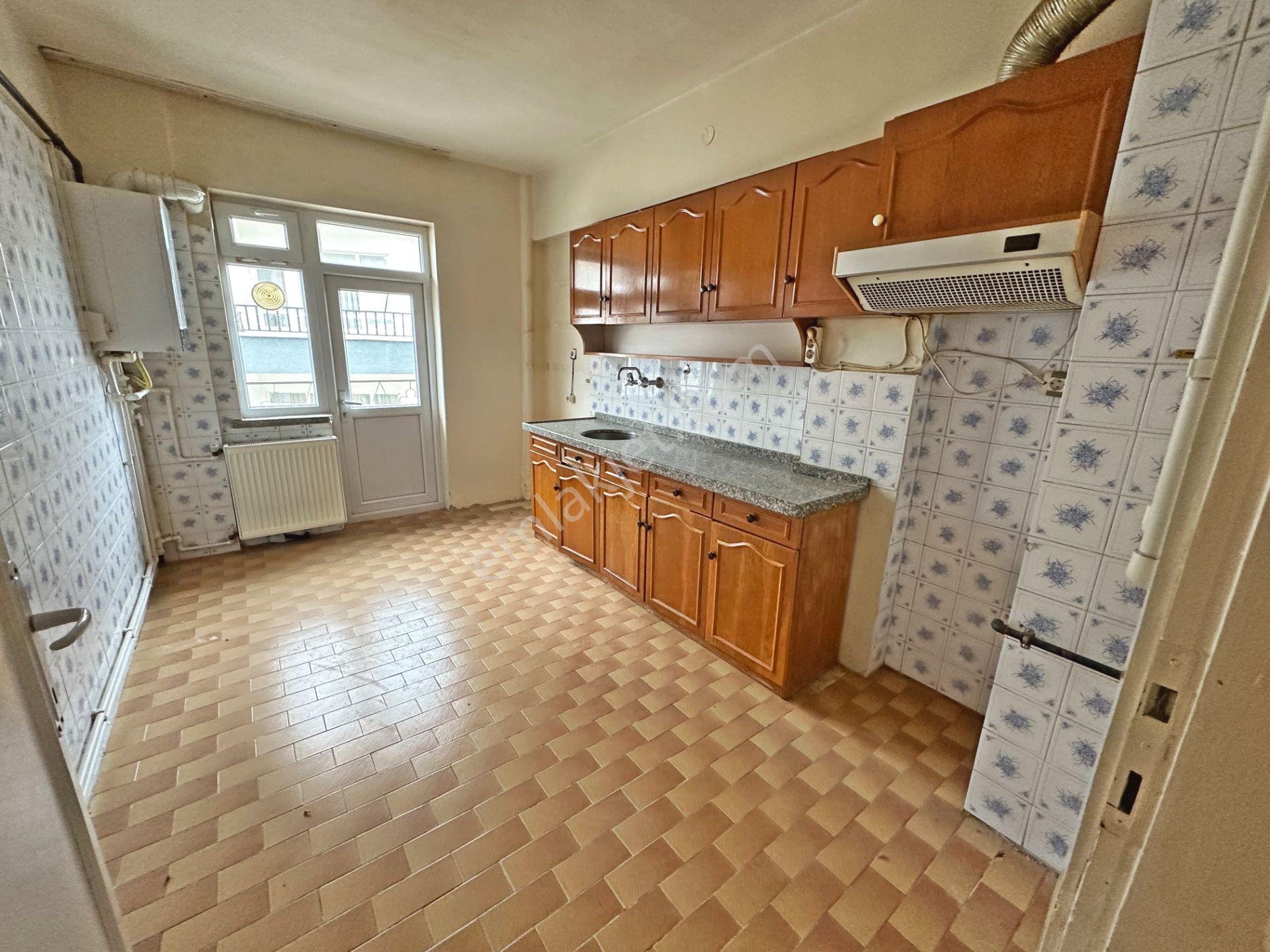 Abidinpaşa Mahallesinde Katta Manzaralı 3+1 Satılık Daire - Görsel 16