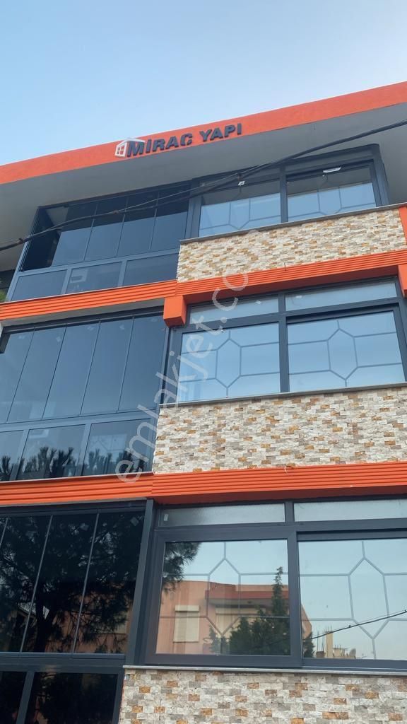 Bornova İnönü Mahallesinde 4 Katlı Satılık Fırsat Bina - Görsel 3