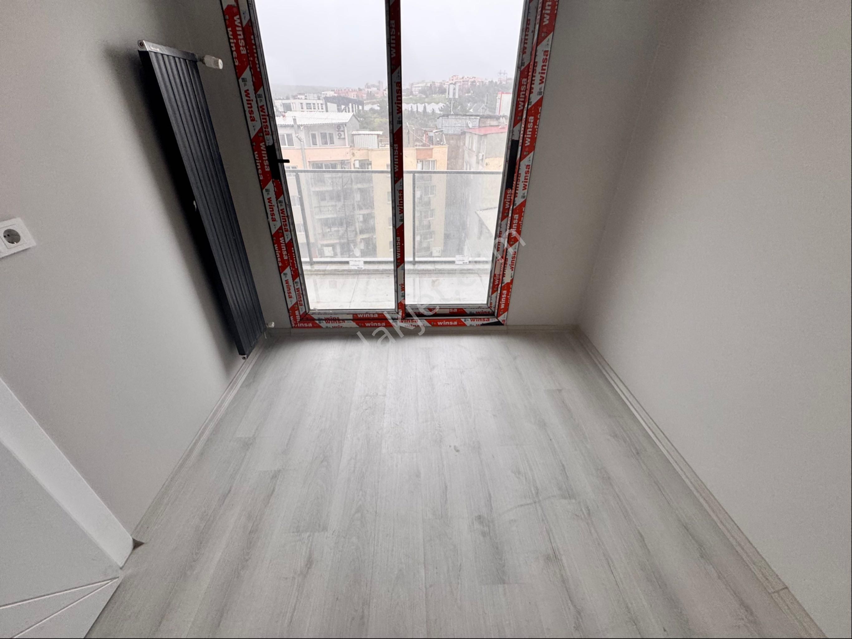 Novuss'dan Kampüs Karşısı, Havuzlu Site İçi 1+1 Balkonlu Daire - Görsel 14