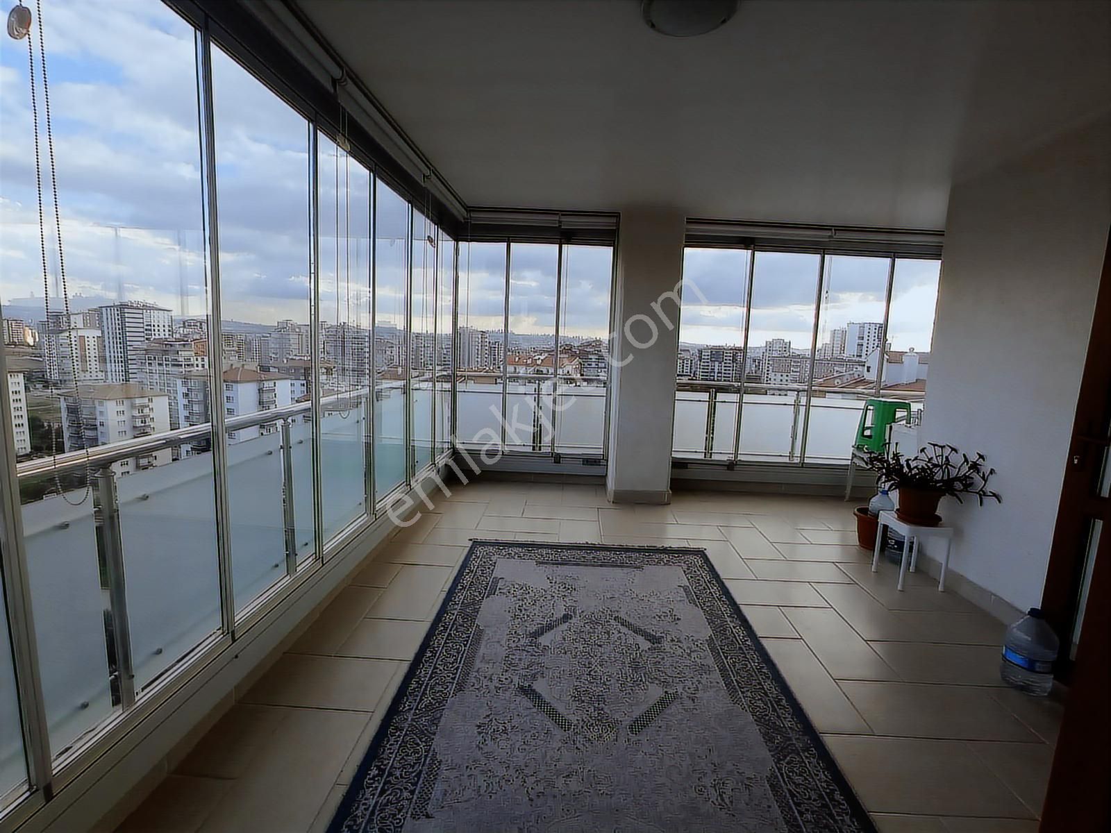 Batıkent Çakırlar'da, Metro Yakını, Satılık 3+1 Daire