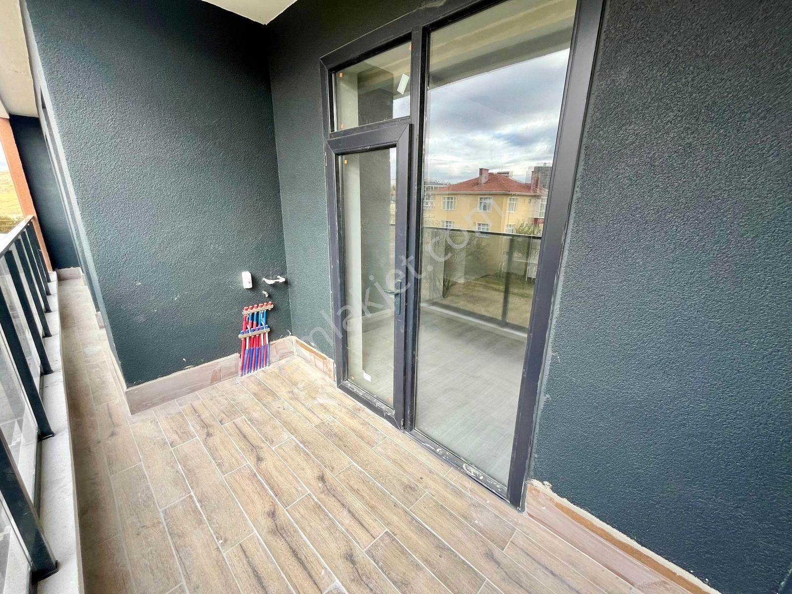 Susuz'da Lüks 2+1 Ara Kat Satılık Daire - Görsel 4