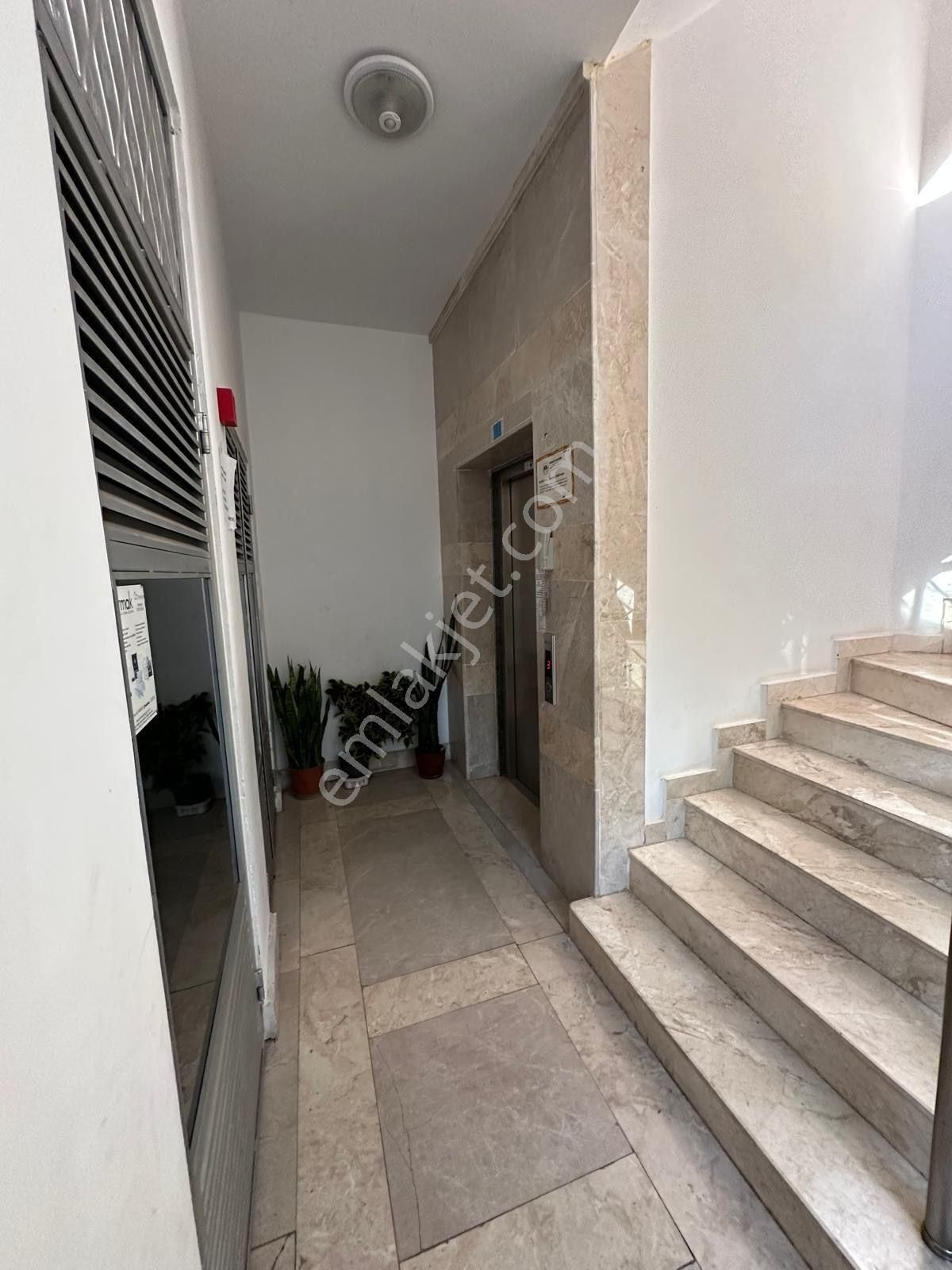 Kaleiçi Ve Tramvay Yakını Arakat Doğalgazlı 3+1 - Görsel 18