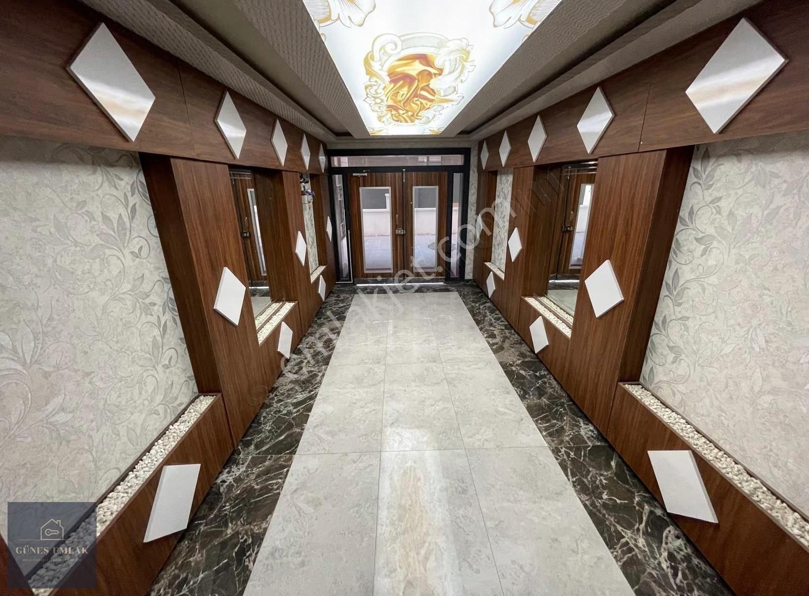 Yenikent'te 4+1ve 3+1 İki Daire Oturuma Hazır Az Bulunur Kaçırma - Görsel 2