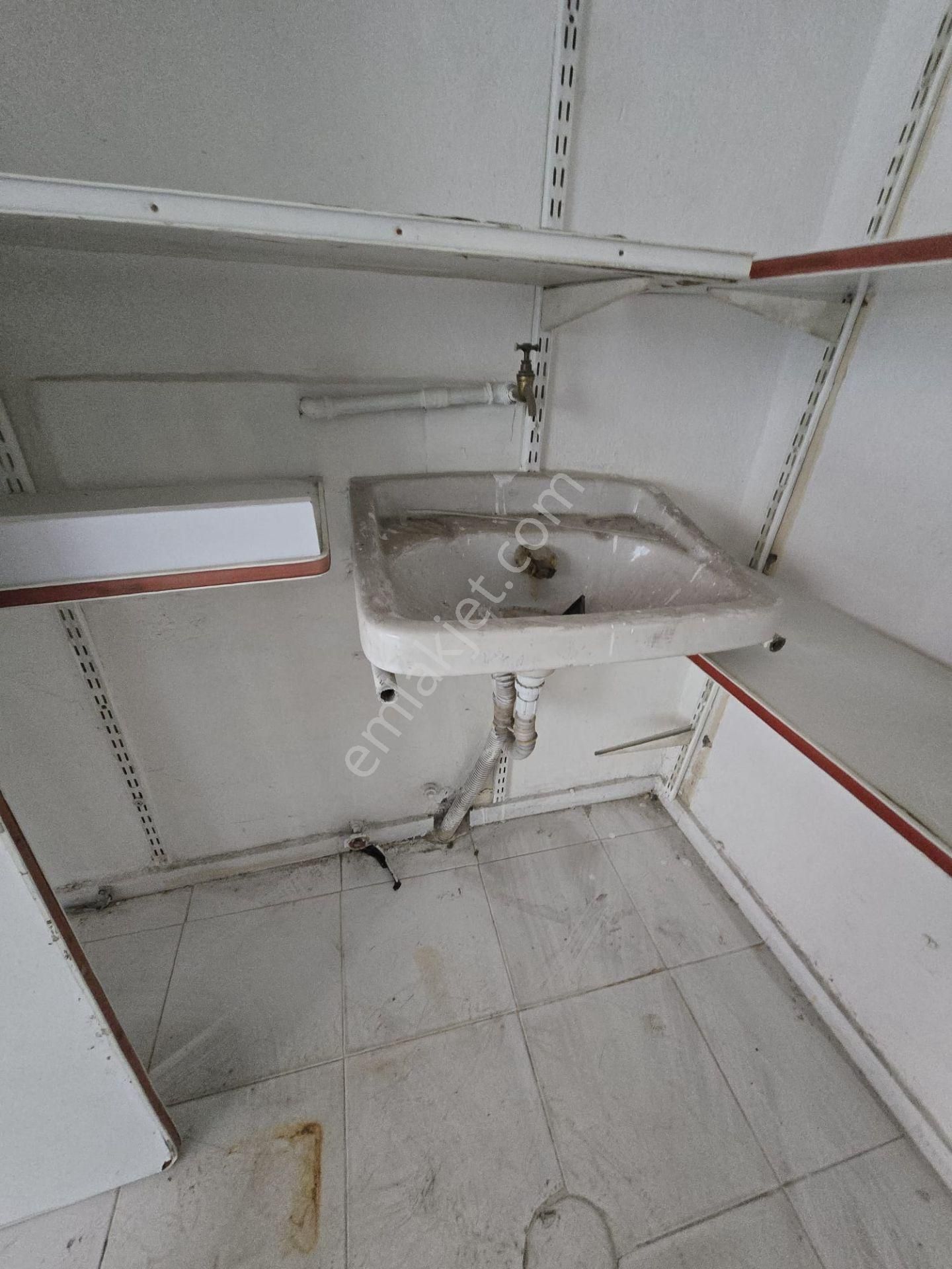 Balçovada Otobüs Yolu Üzeri 30 M.kare Kiralık Dükkan - Görsel 11