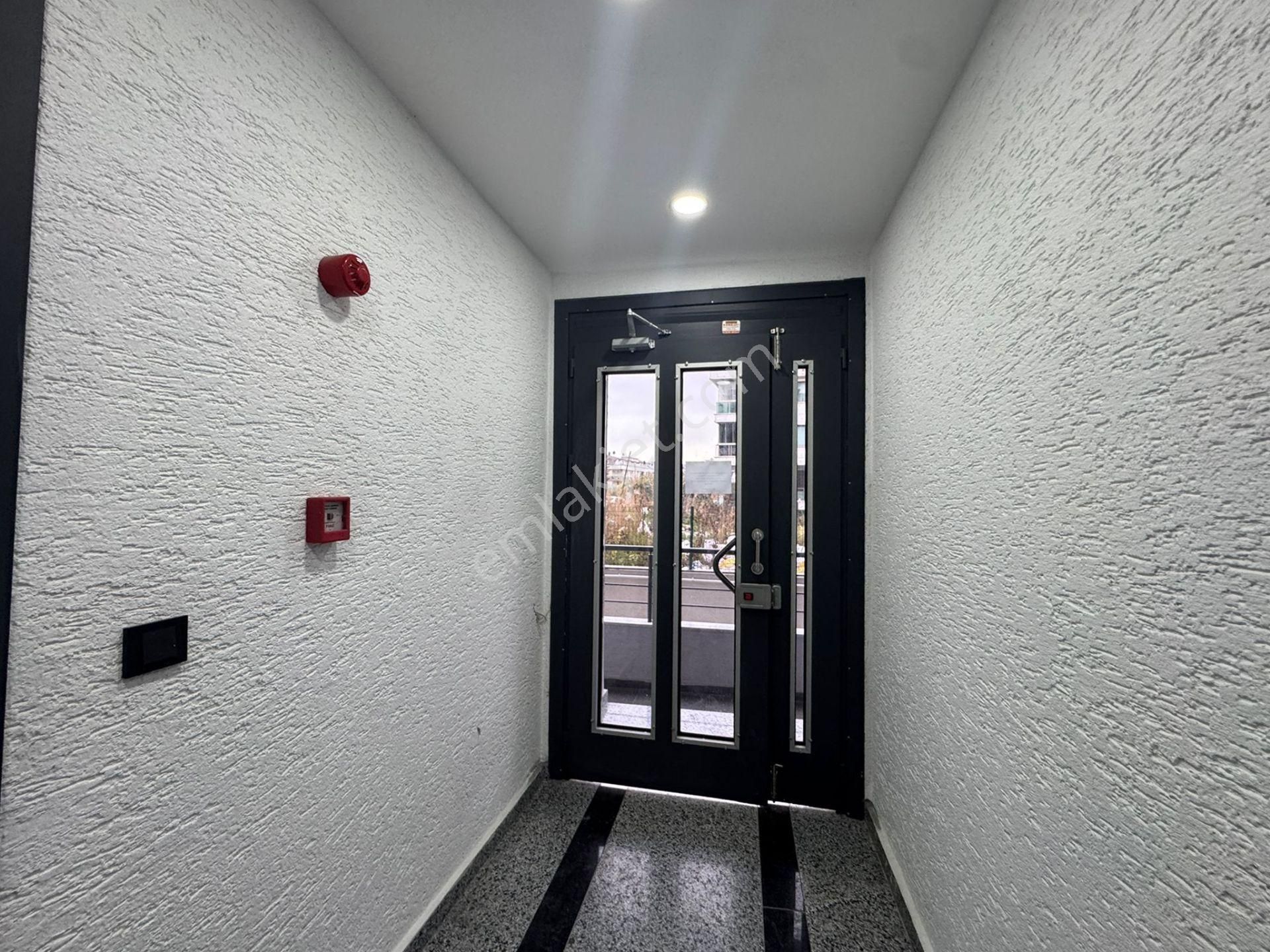 Beylikdüzü Kavaklı Da 1+1 Bahçe Kullanımlı Sıfır Daire - Görsel 3