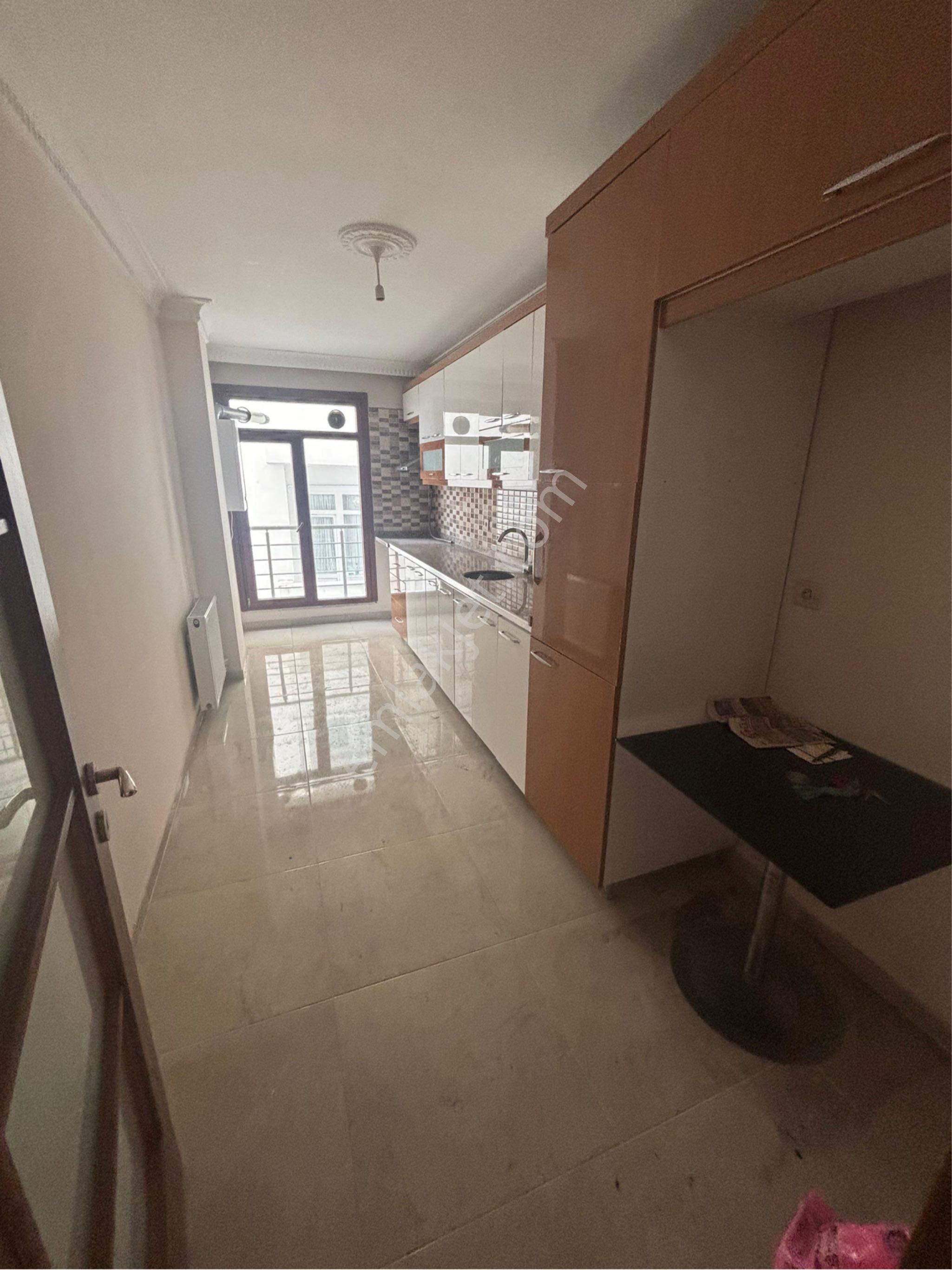 Başakşehir Güvercintepe Mahallesinde Satılık Merkezi Konumda 2+1 Arakat - Görsel 5