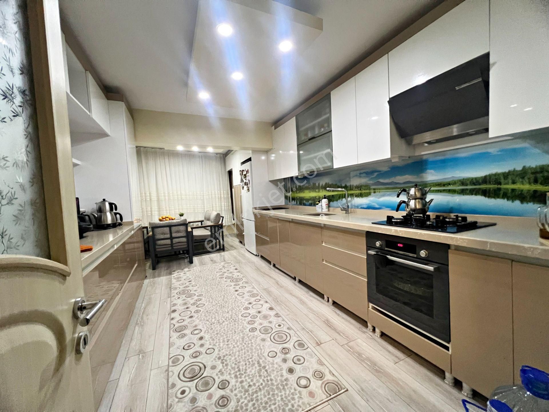 Çiğdemtepede Selim Ve Değirmendere Caddeleri Yakını Satlık 3+1