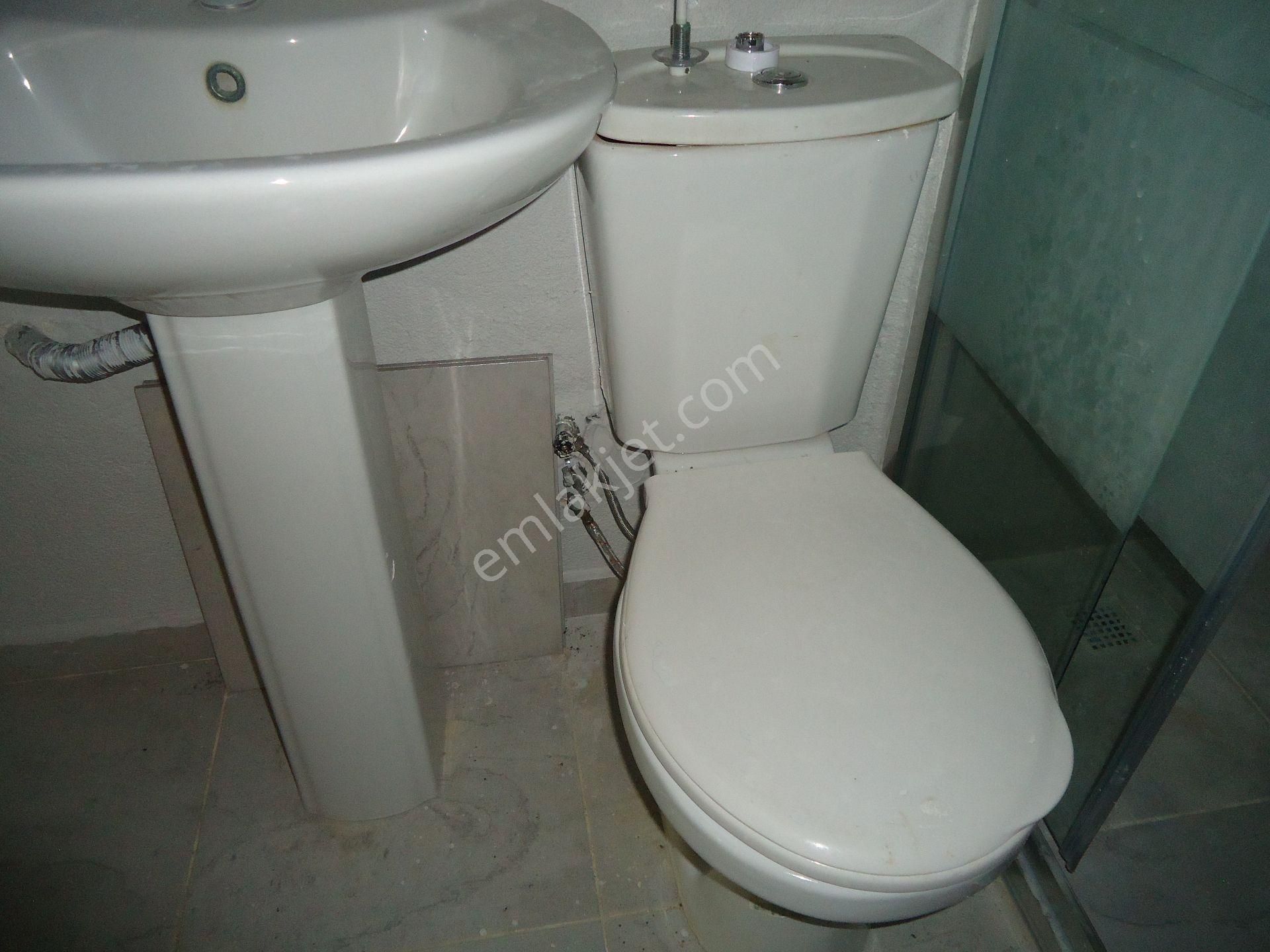 Aydınlıkevlerde Salonu Bağımsız Satılık Daire Gizem Emlaktan - Görsel 21