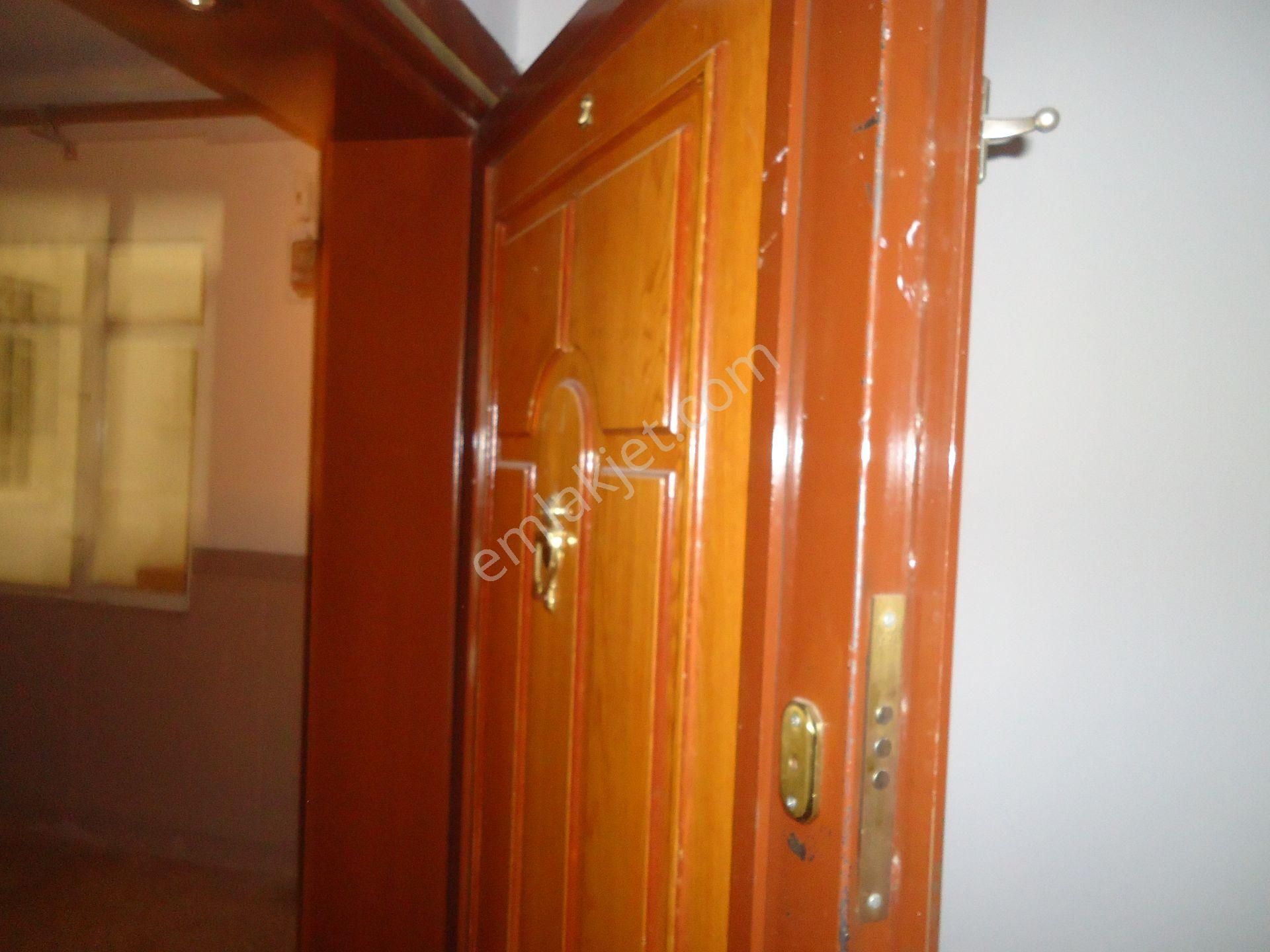 Aydınlıkevlerde Salonu Bağımsız Satılık Daire Gizem Emlaktan - Görsel 13