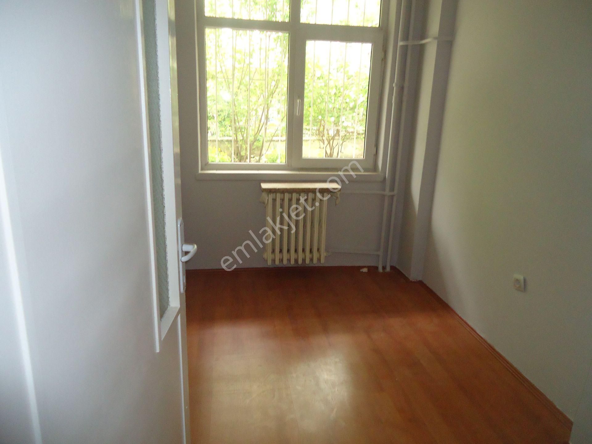 Aydınlıkevlerde Salonu Bağımsız Satılık Daire Gizem Emlaktan - Görsel 16