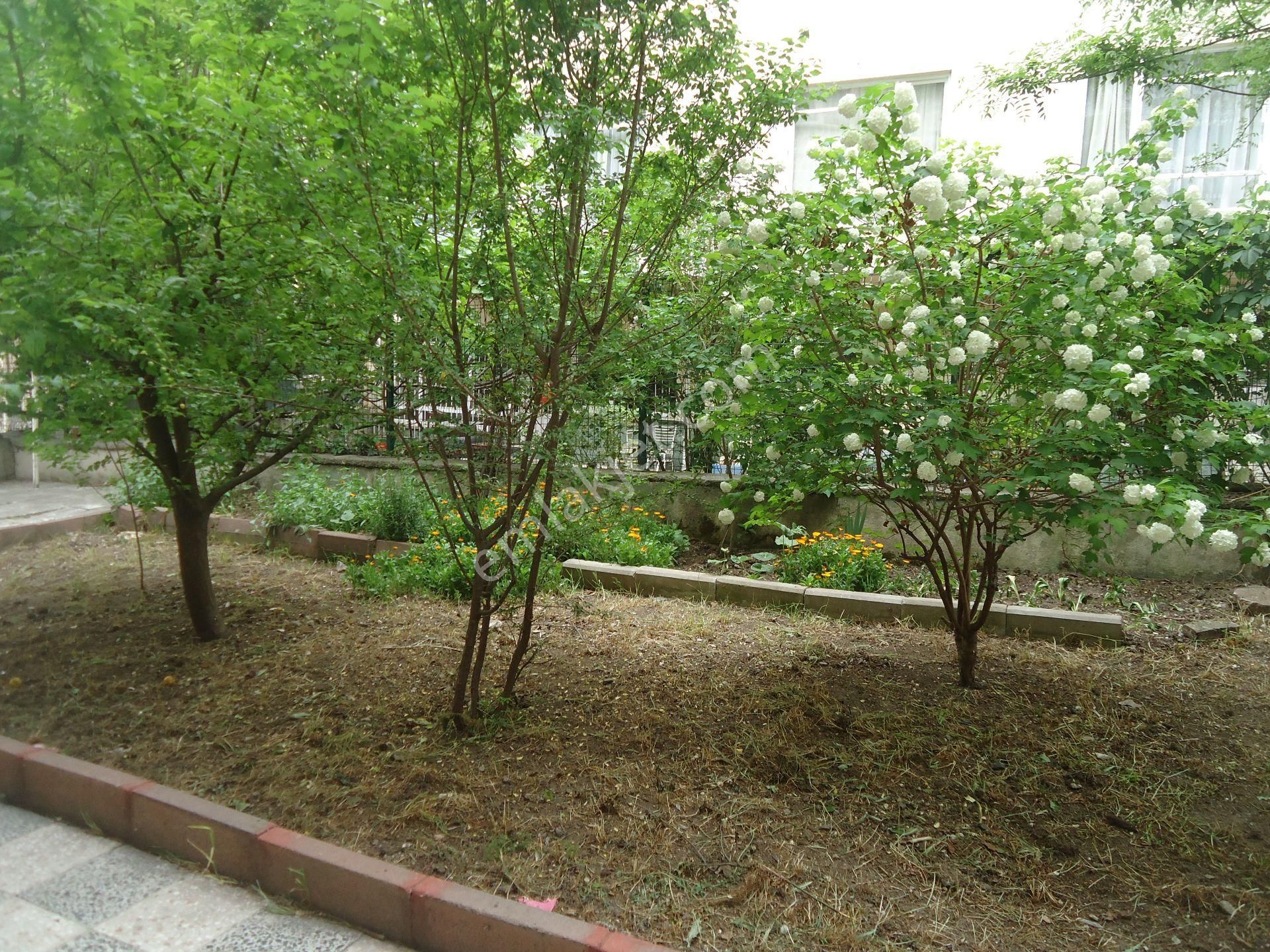 Aydınlıkevlerde Salonu Bağımsız Satılık Daire Gizem Emlaktan - Görsel 10