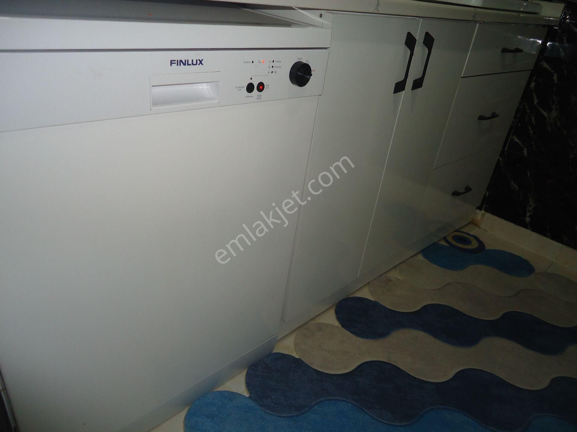 Aydınlıkevlerde Salonu Bağımsız Satılık Daire Gizem Emlaktan - Görsel 5