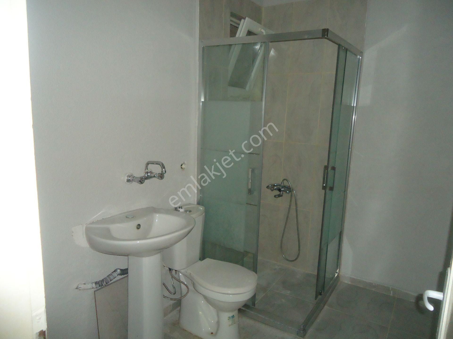 Aydınlıkevlerde Salonu Bağımsız Satılık Daire Gizem Emlaktan - Görsel 20